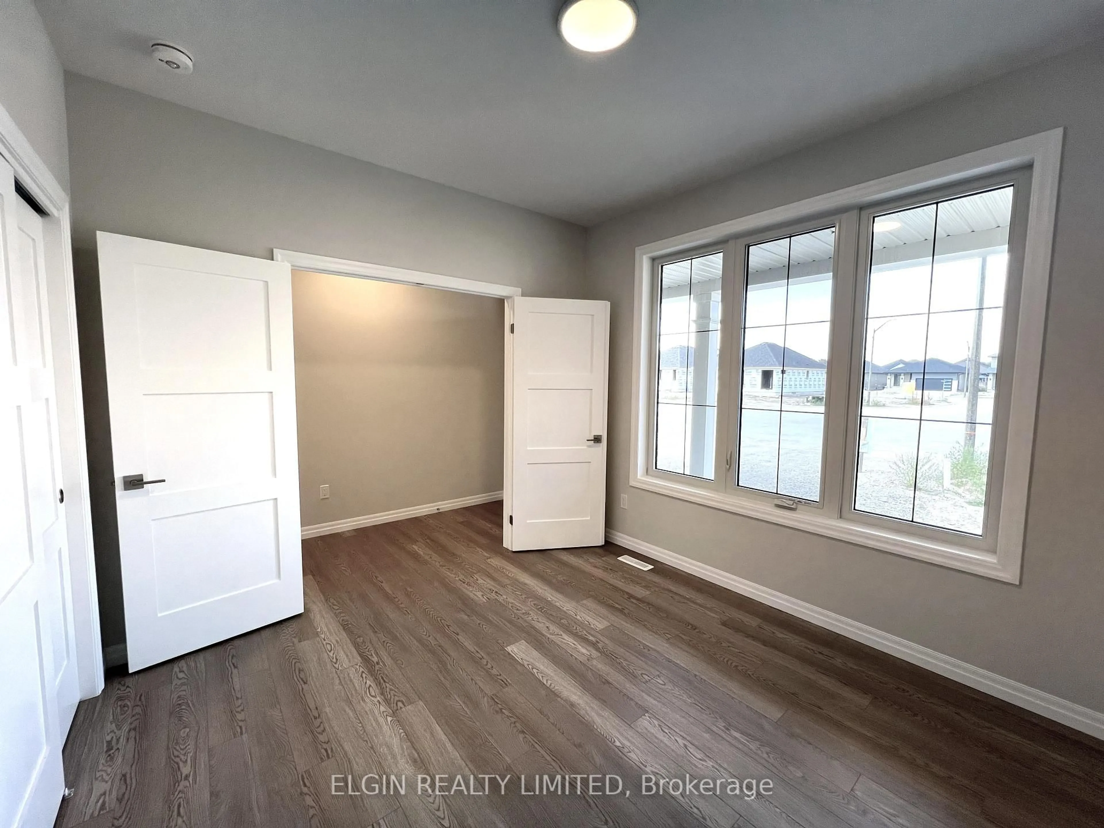 A pic of a room for 10 Columbus Crt, Central Elgin Ontario N5P 0E5