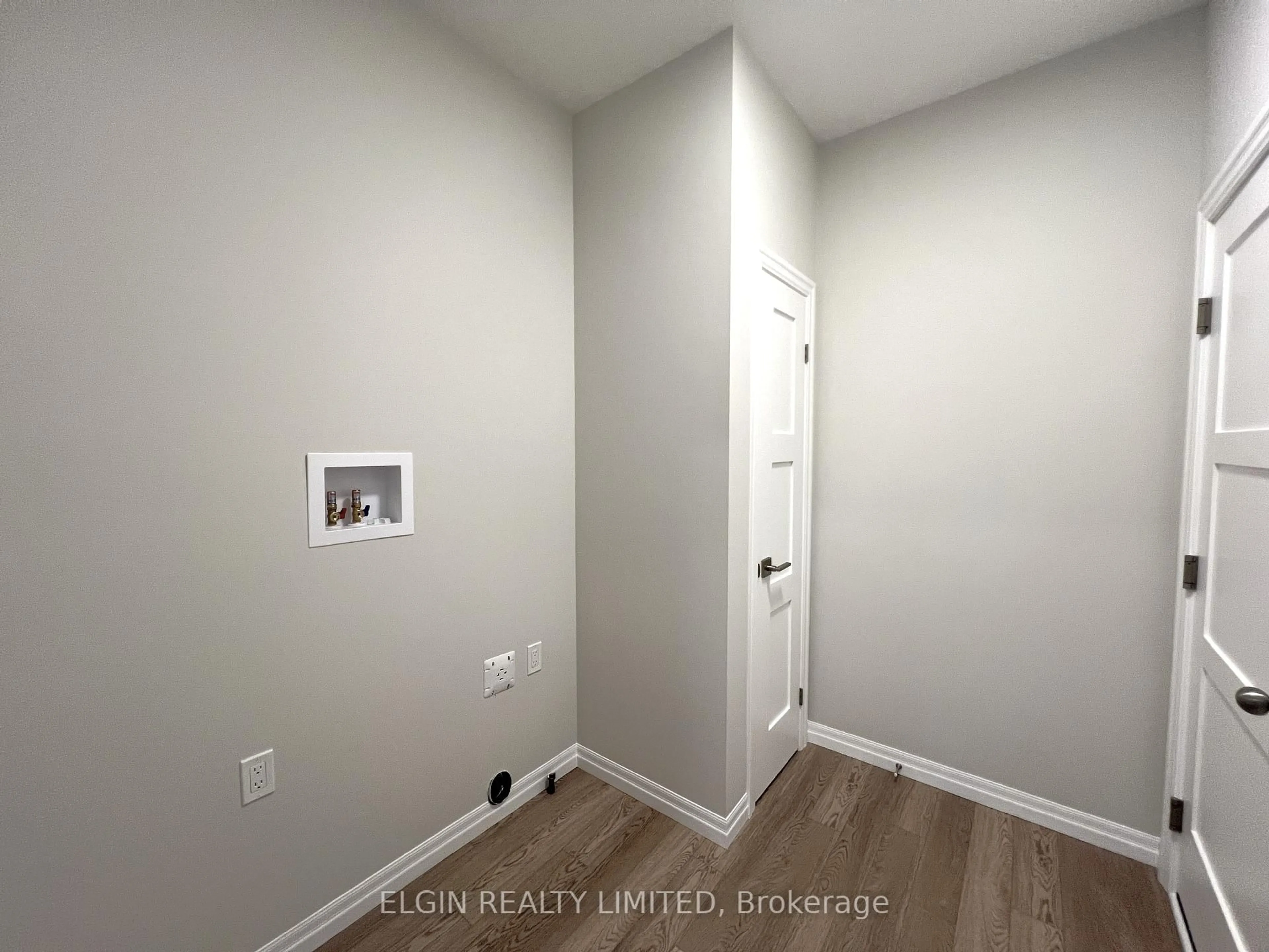 Unknown for 10 Columbus Crt, Central Elgin Ontario N5P 0E5