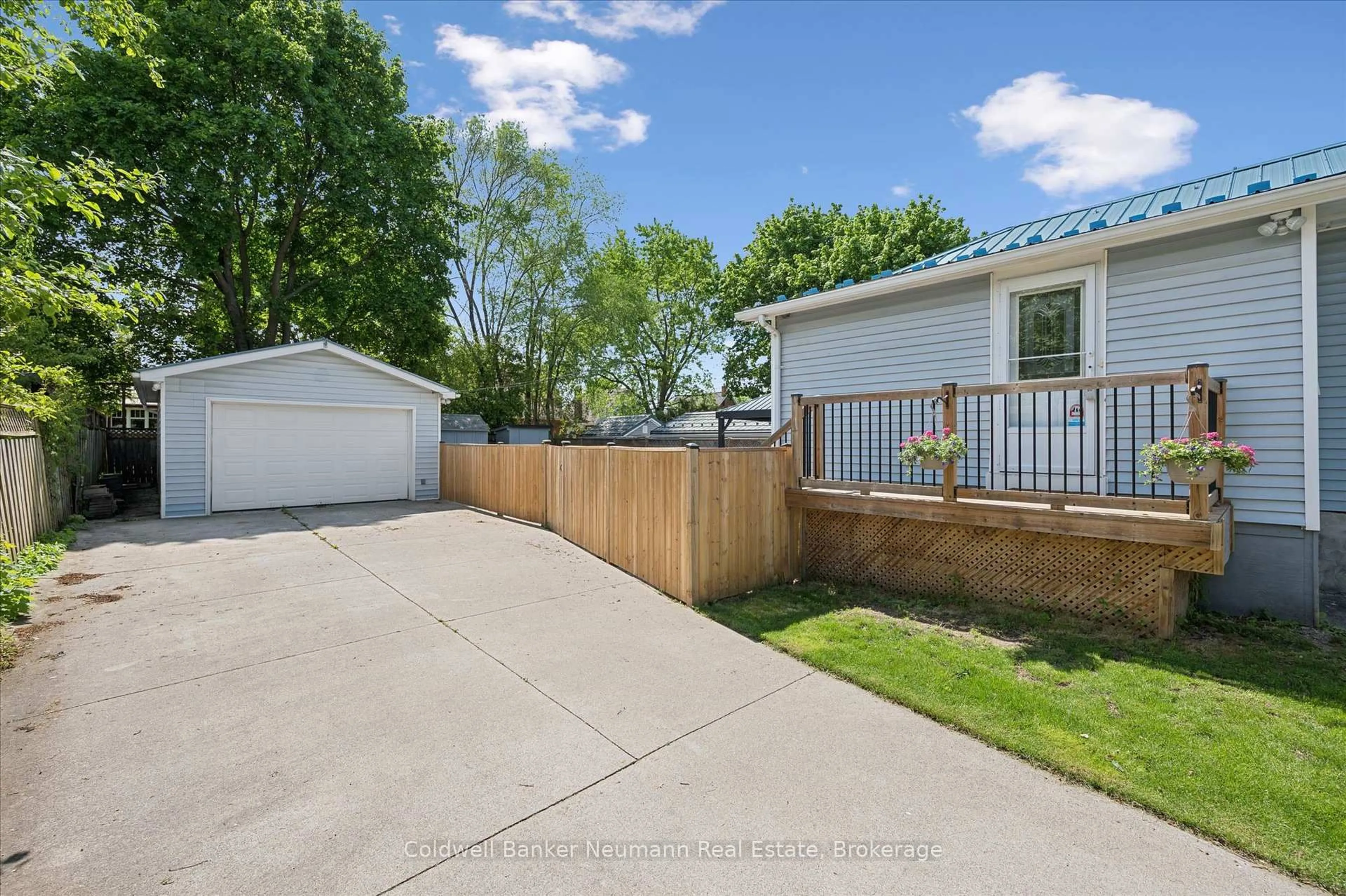 Unknown for 61 Johnston St, Guelph Ontario N1E 5T5