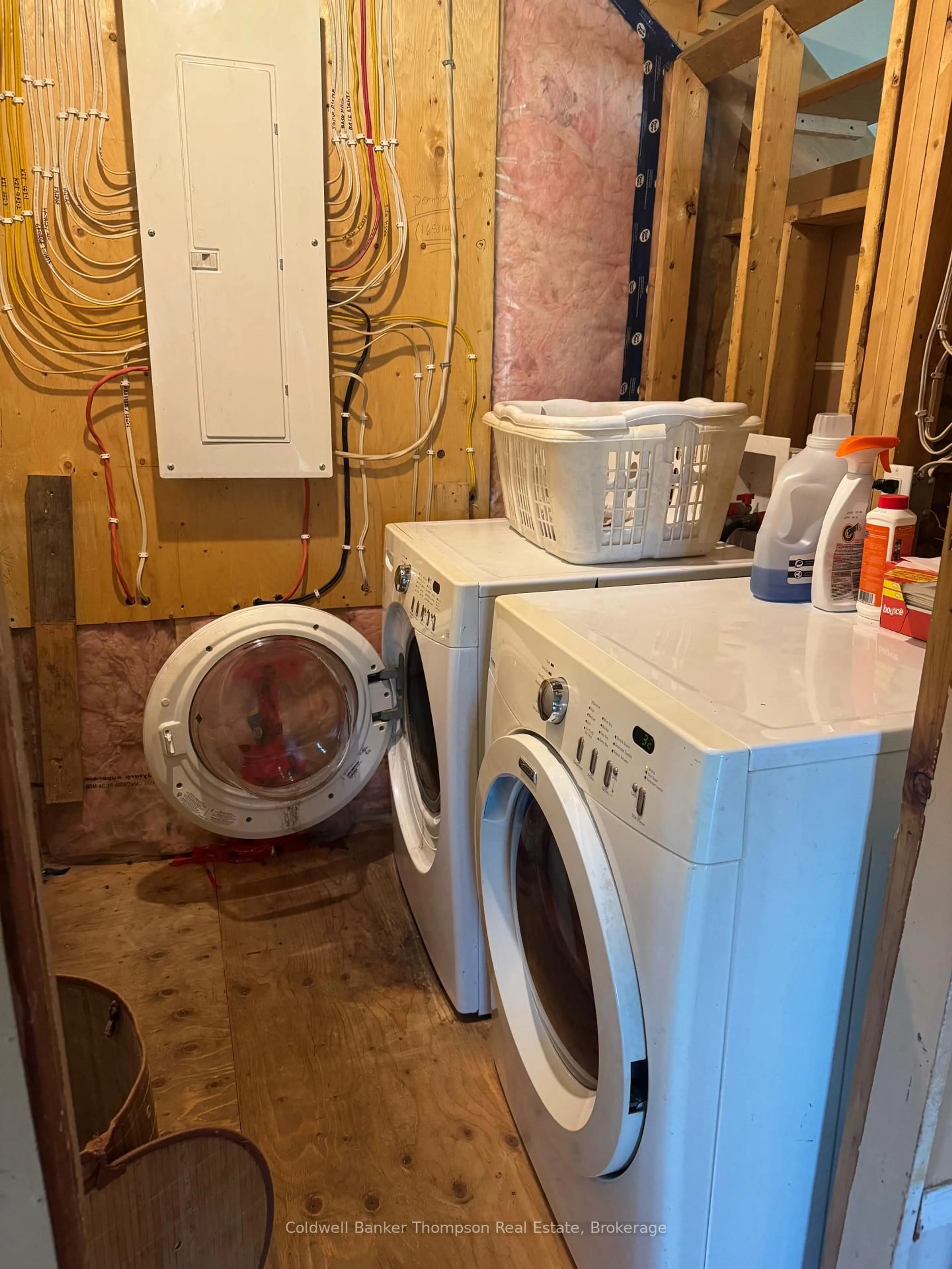 Laundry room for 5 Bay St, Magnetawan Ontario P0A 1P0