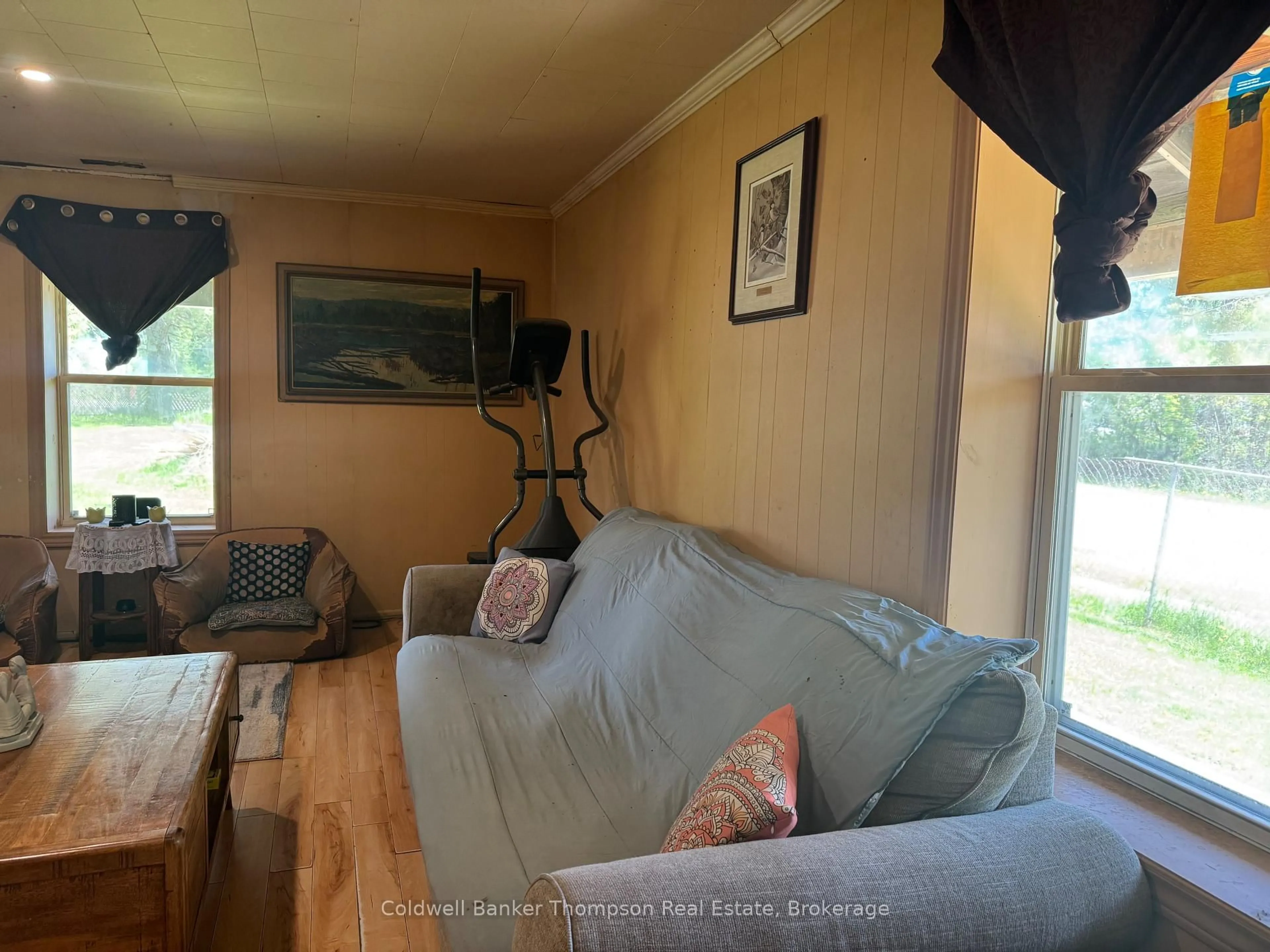A pic of a room for 5 Bay St, Magnetawan Ontario P0A 1P0