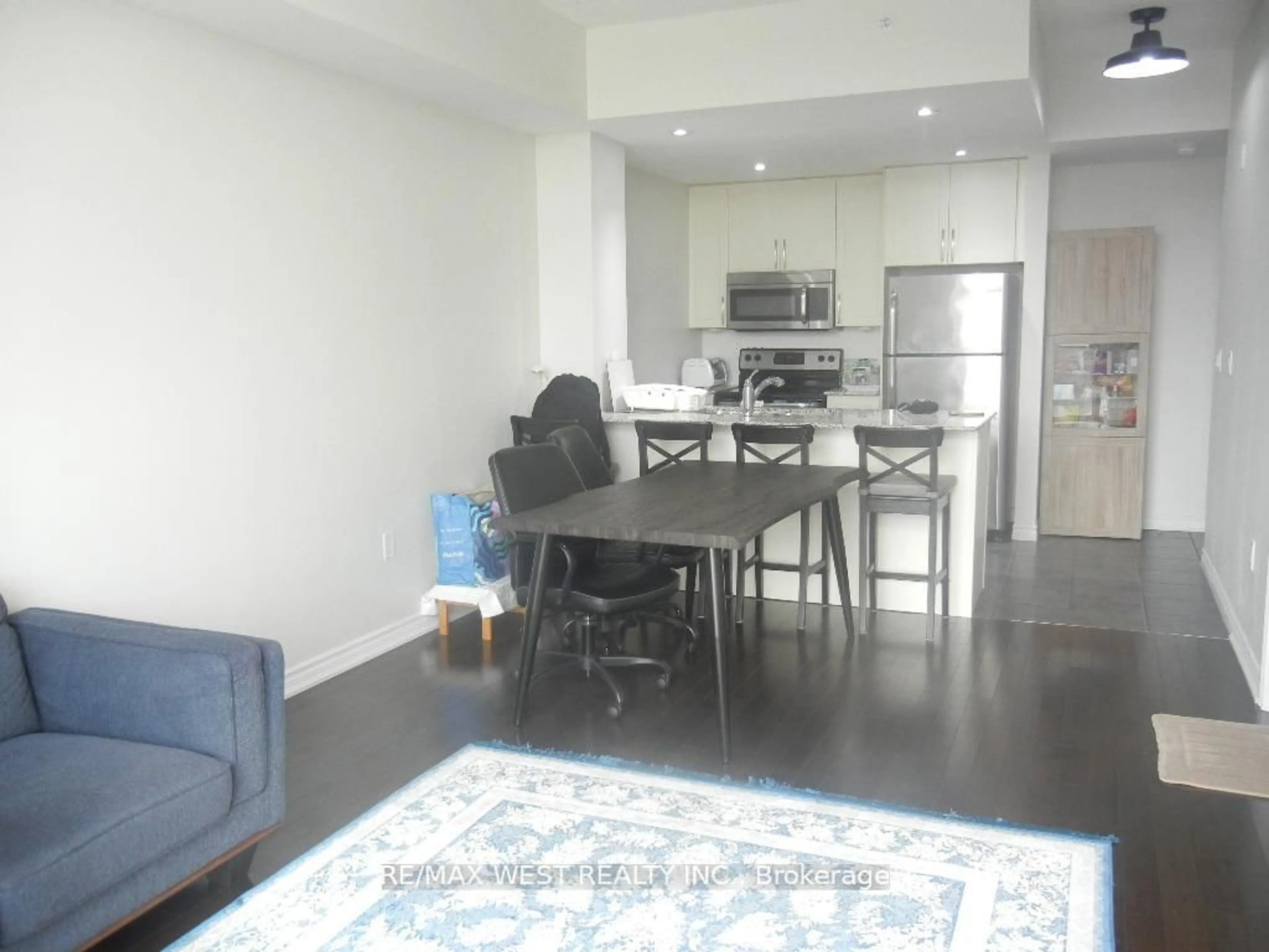 A pic of a room for 427 Aberdeen Ave #406, Hamilton Ontario L8P 2S4