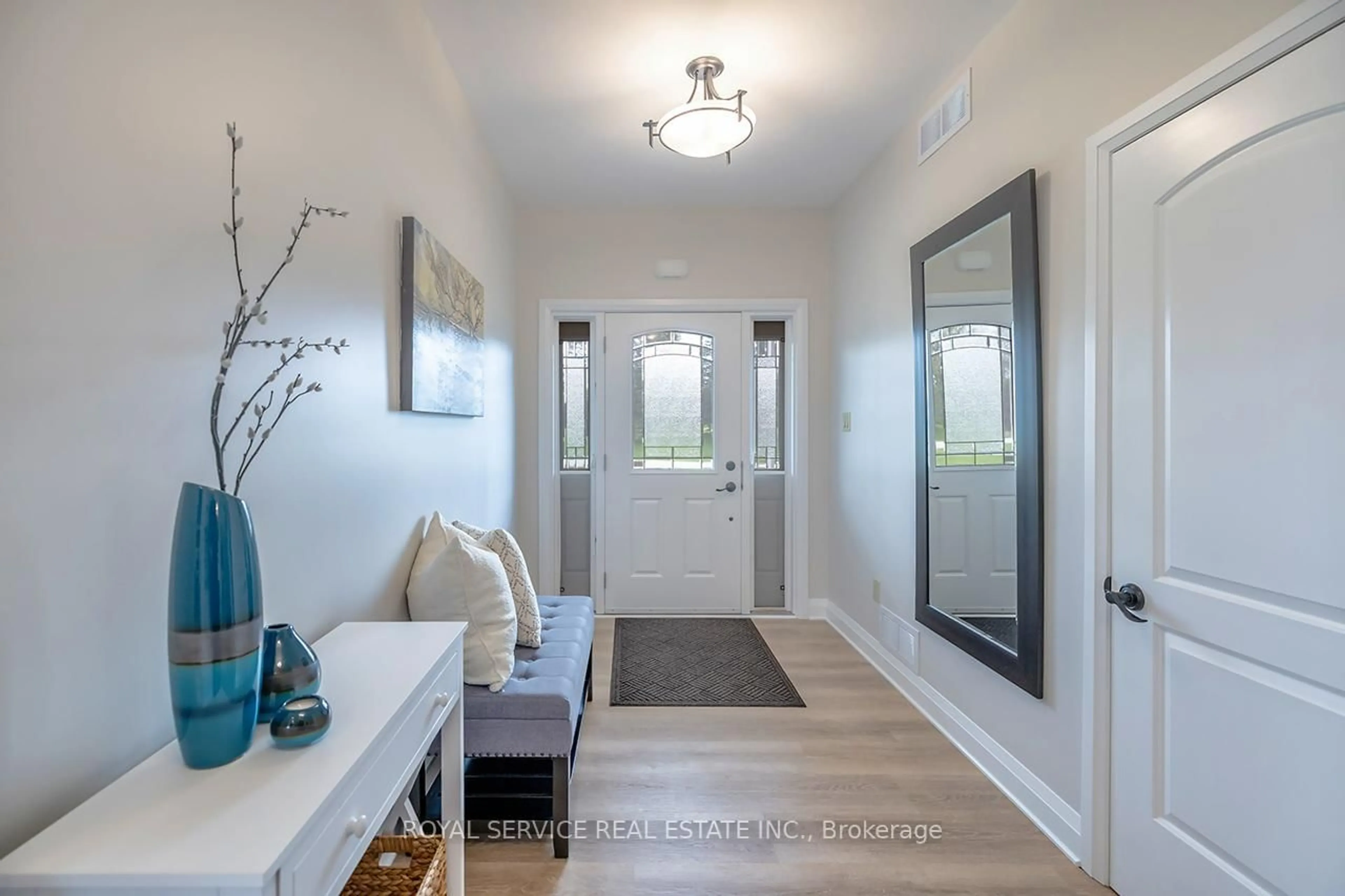 Indoor entryway for 709 Carveth Dr, Cavan Monaghan Ontario L0A 1G0