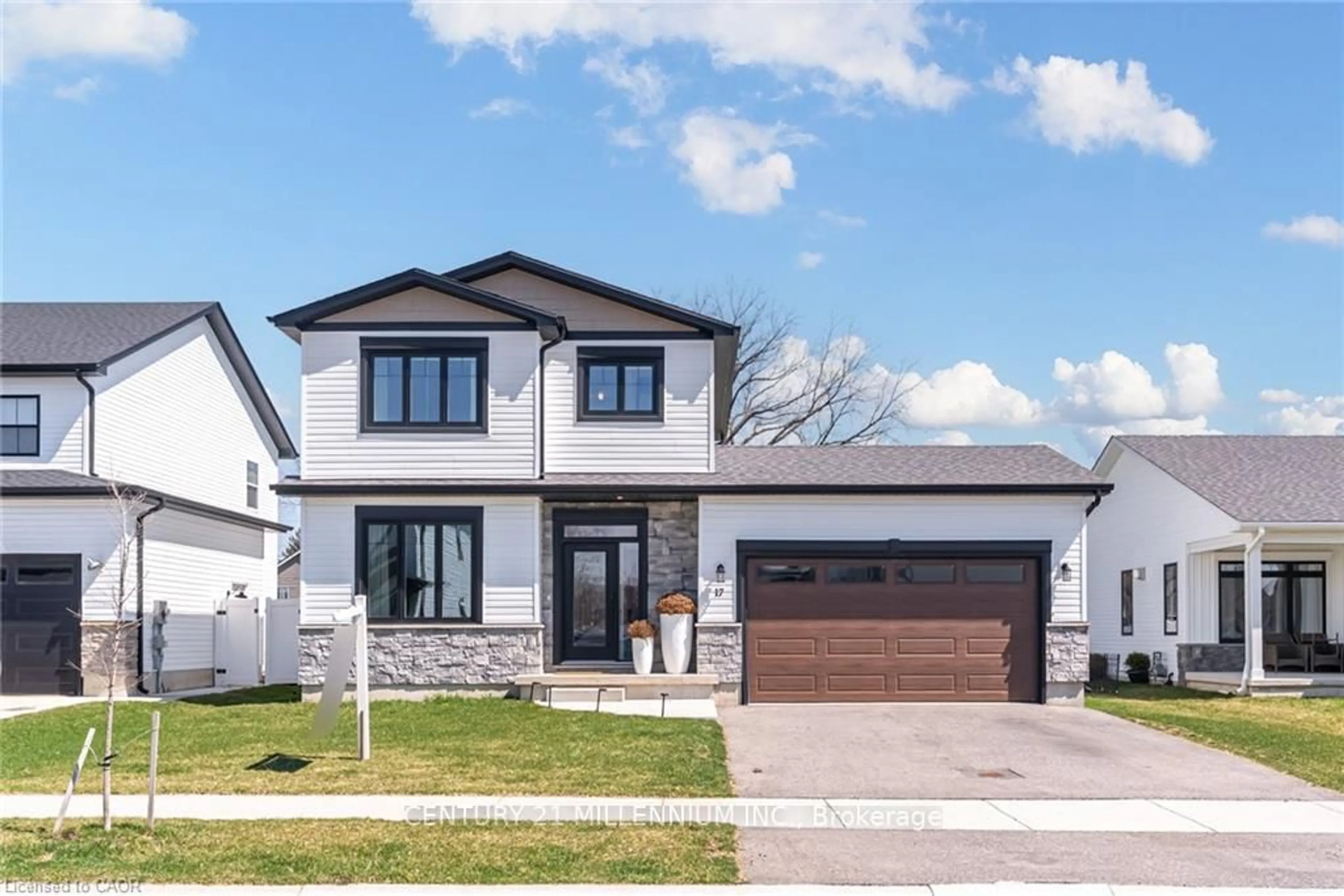 Home with brick exterior material, street for 17 Helen Crt, Central Elgin Ontario N0L 1B0