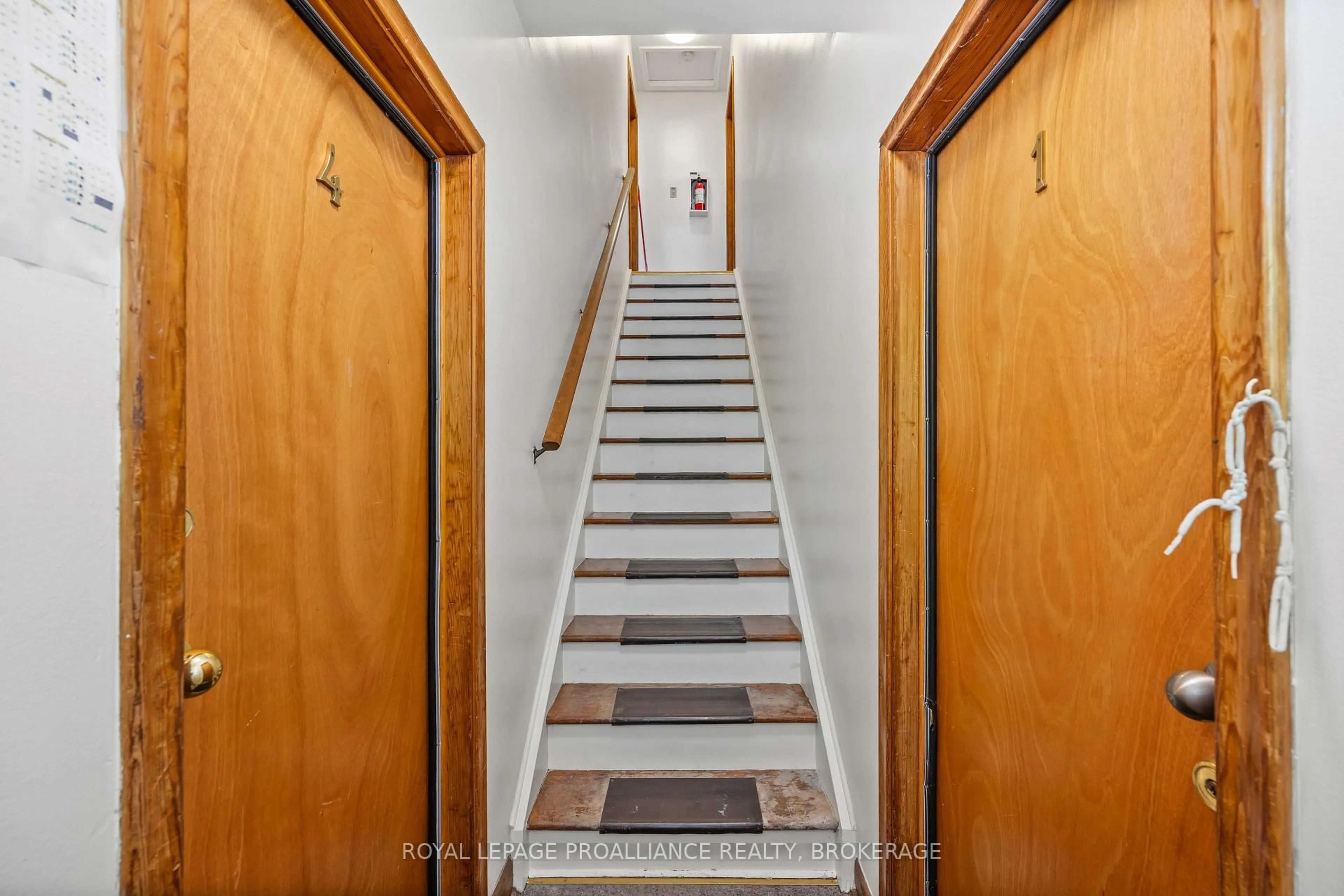 Stairs for 176 Nelson St, Kingston Ontario K7L 3X1