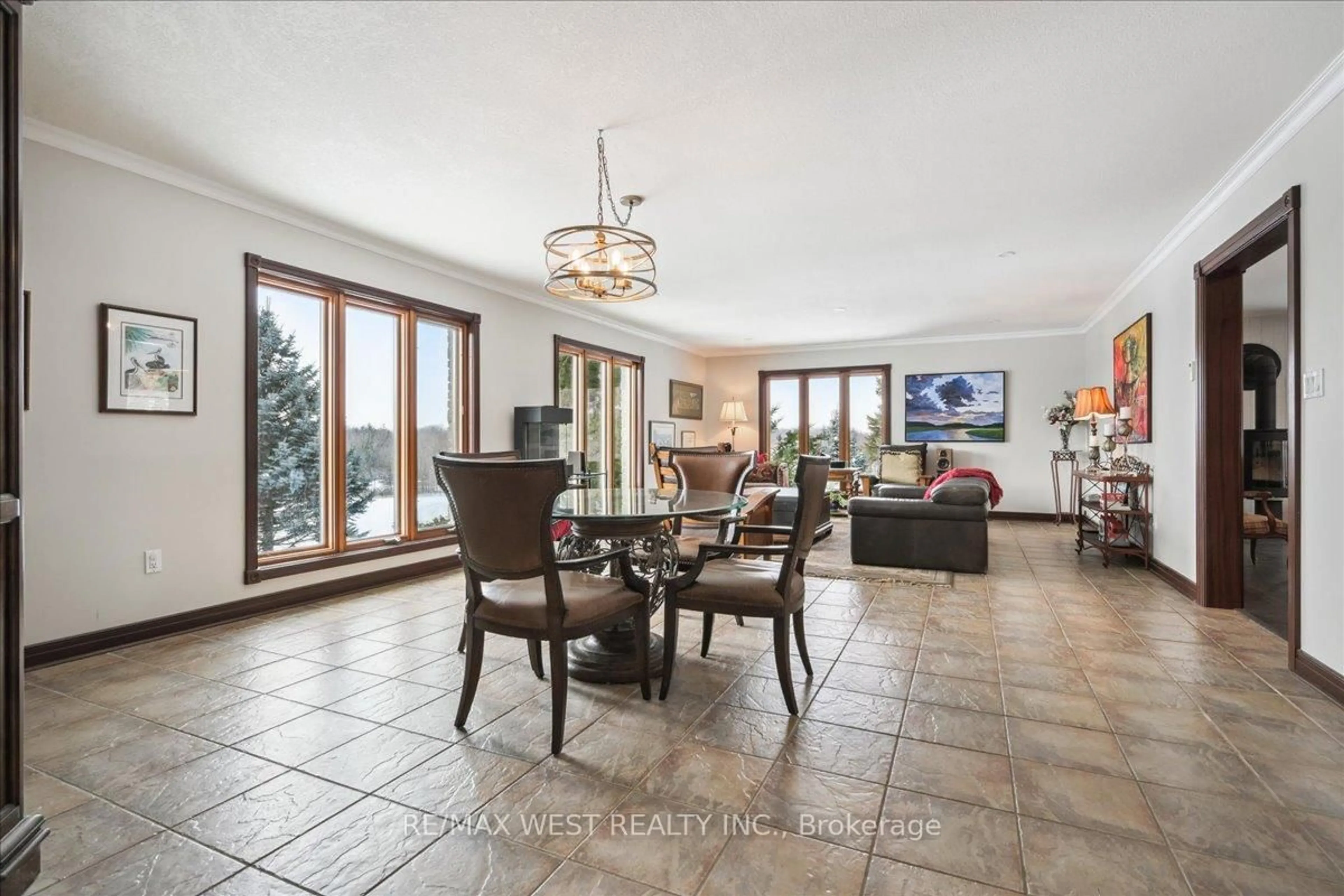 Dining room, ceramic/tile floor for 331 Mountsberg Rd, Hamilton Ontario L0P 1B0