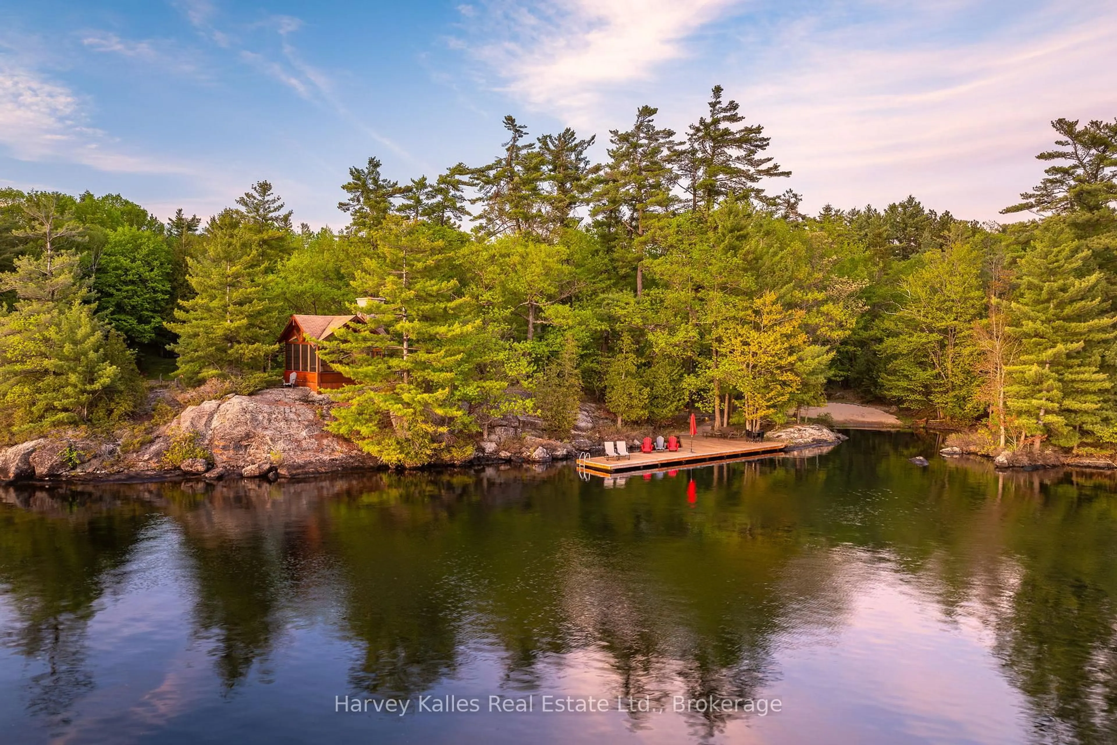 Blurry image for 1615 Muskoka Rd, Gravenhurst Ontario P1P 1R4