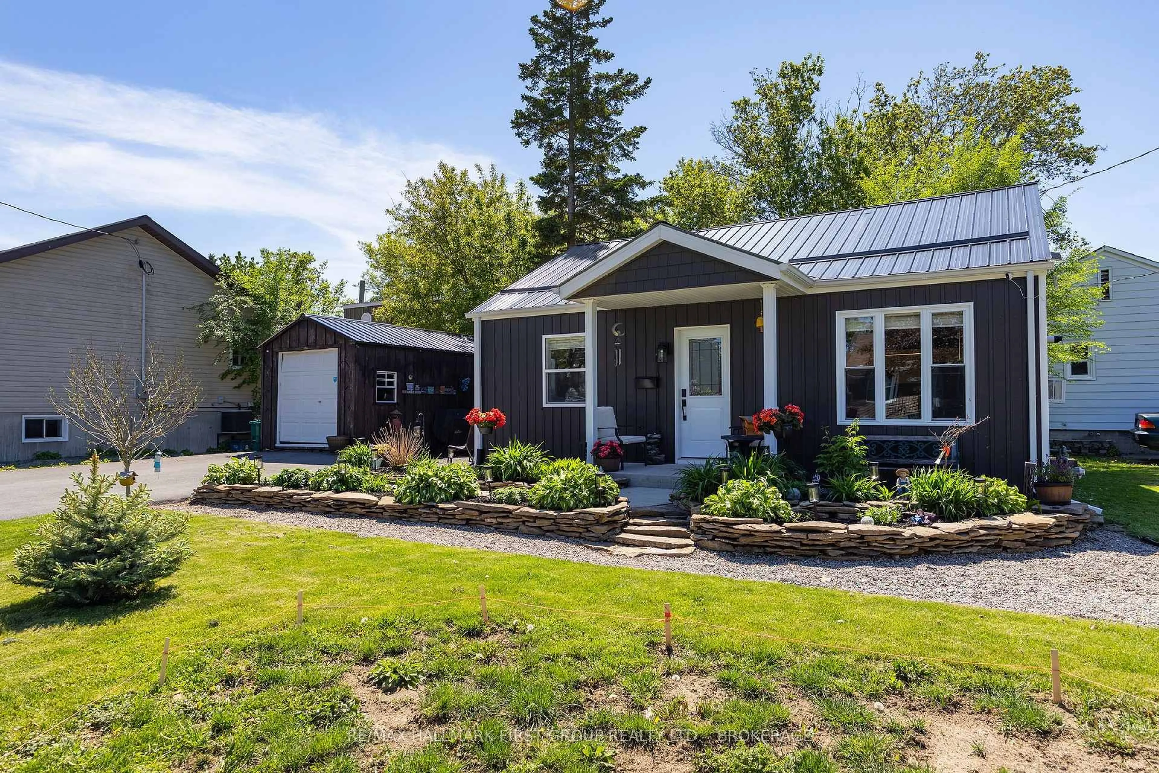 Home with vinyl exterior material, street for 488 Nelson St, Kingston Ontario K7K 4N5
