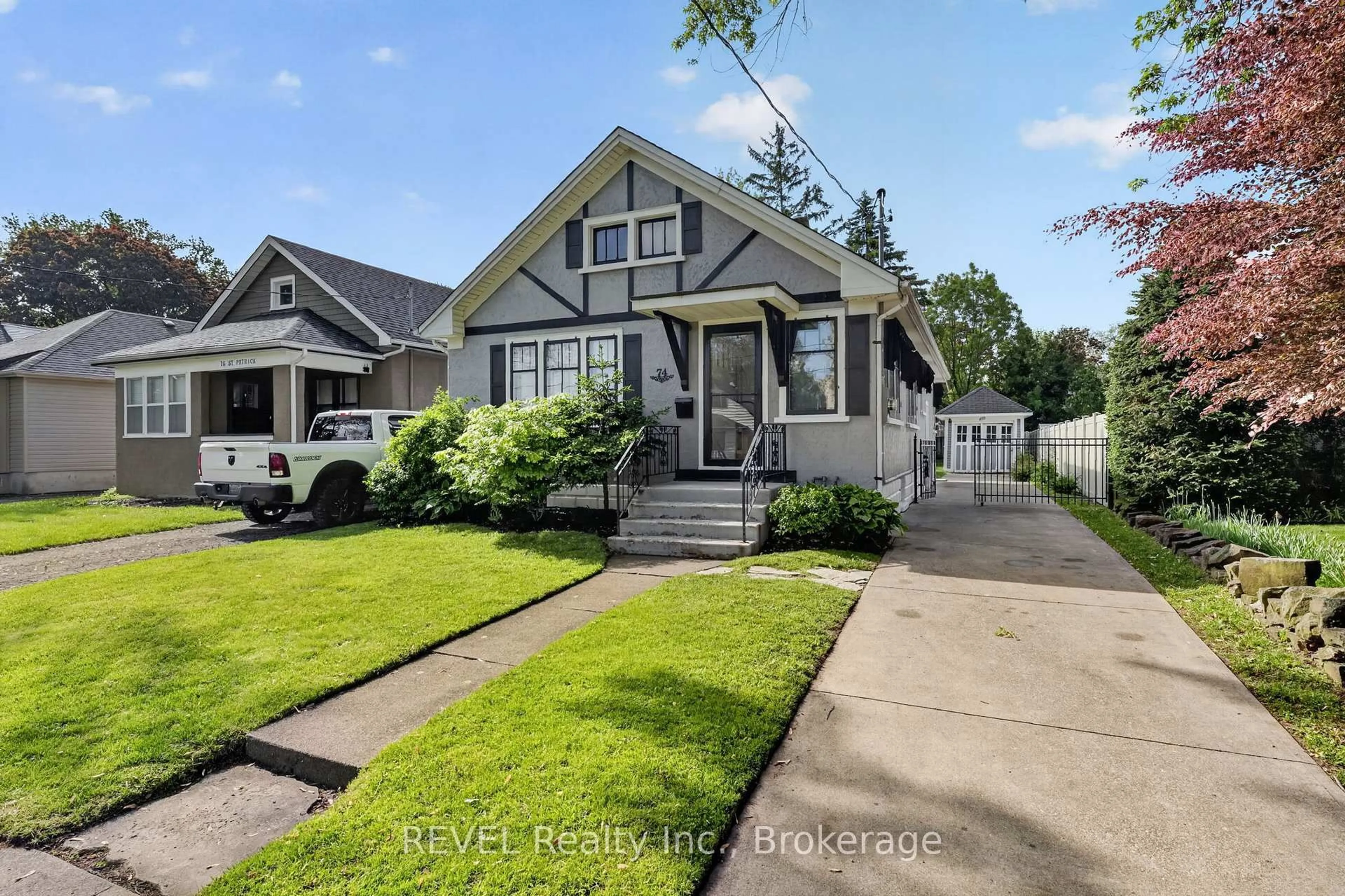 Home with vinyl exterior material, street for 74 ST. PATRICK St, St. Catharines Ontario L2R 1K3