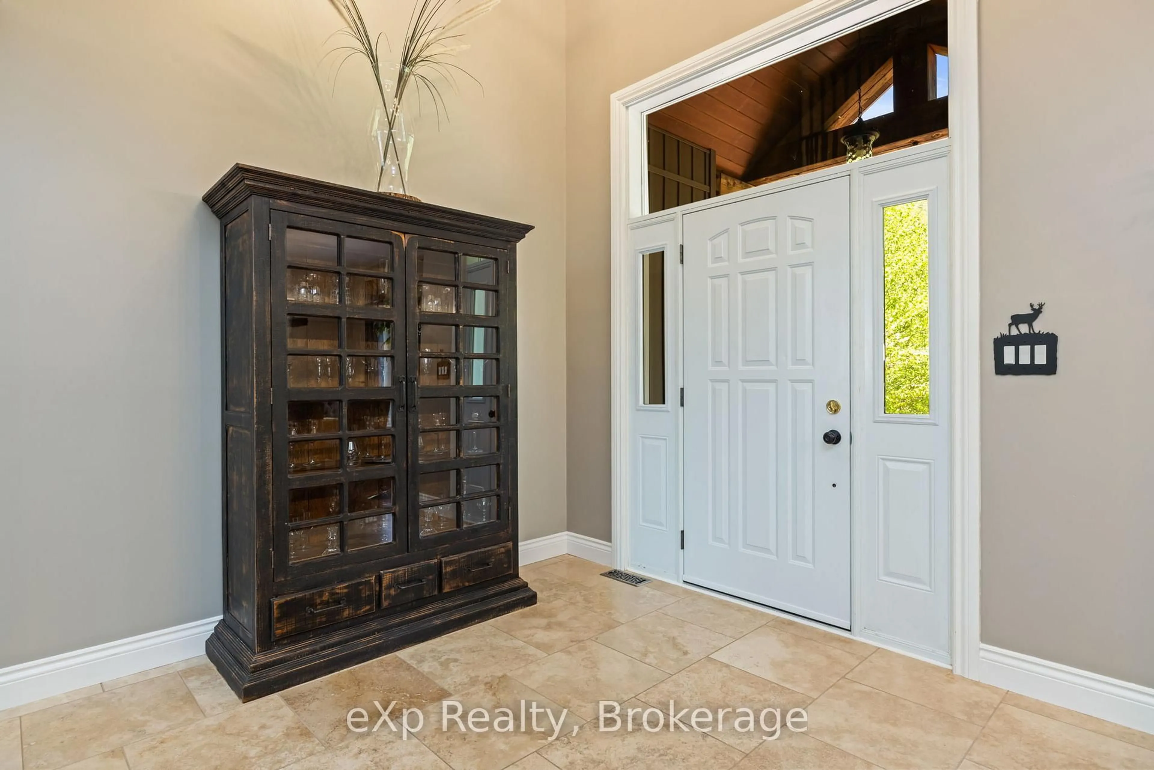 Indoor entryway for 84 Route 66 Rte, Seguin Ontario P2A 0B2