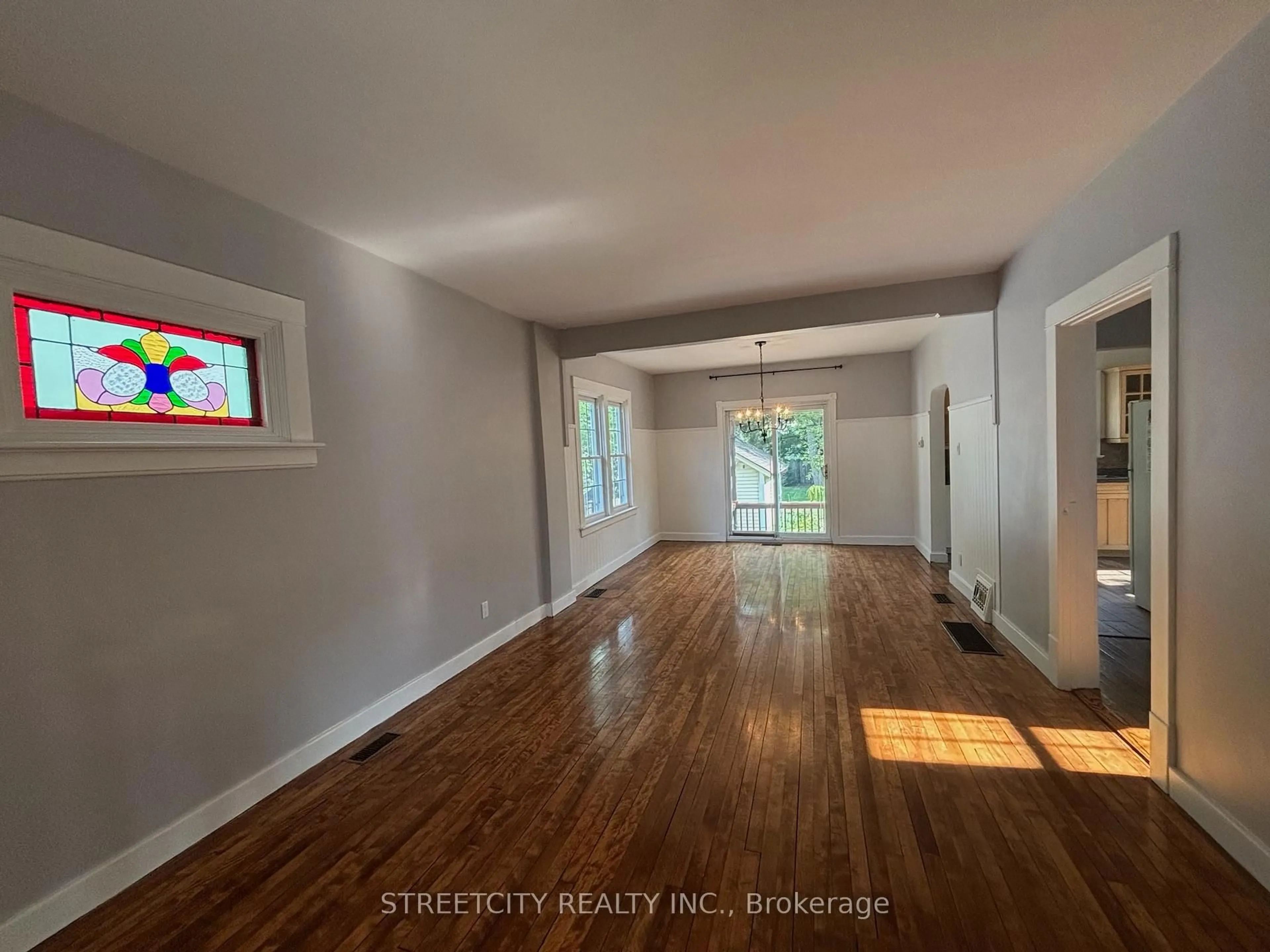 A pic of a room for 217 Kathleen Ave, Sarnia Ontario N7T 1E1