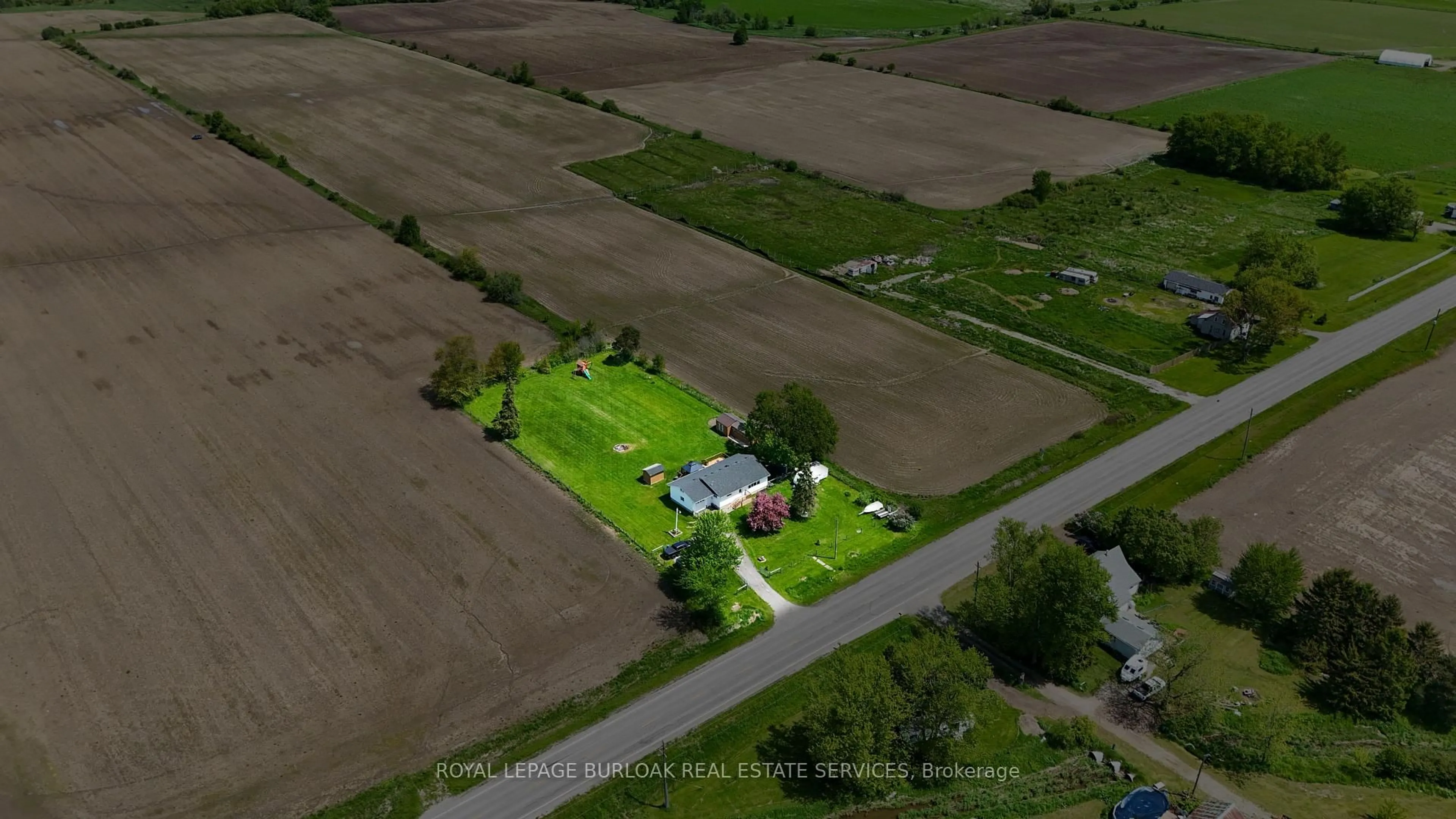 A pic from outside/outdoor area/front of a property/back of a property/a pic from drone, street for 5391 Rainham Rd, Haldimand Ontario N0A 1P0