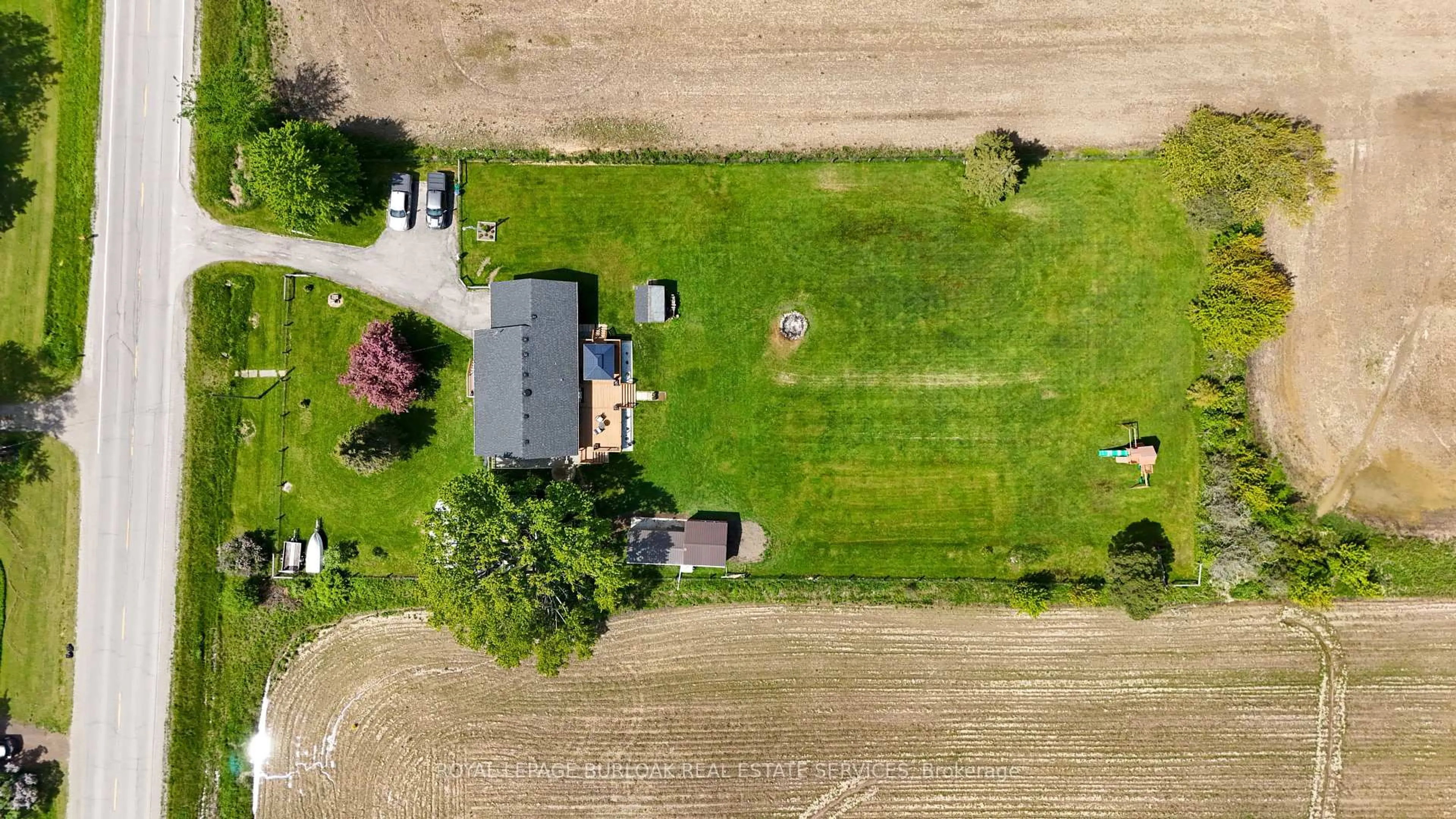 A pic from outside/outdoor area/front of a property/back of a property/a pic from drone, street for 5391 Rainham Rd, Haldimand Ontario N0A 1P0