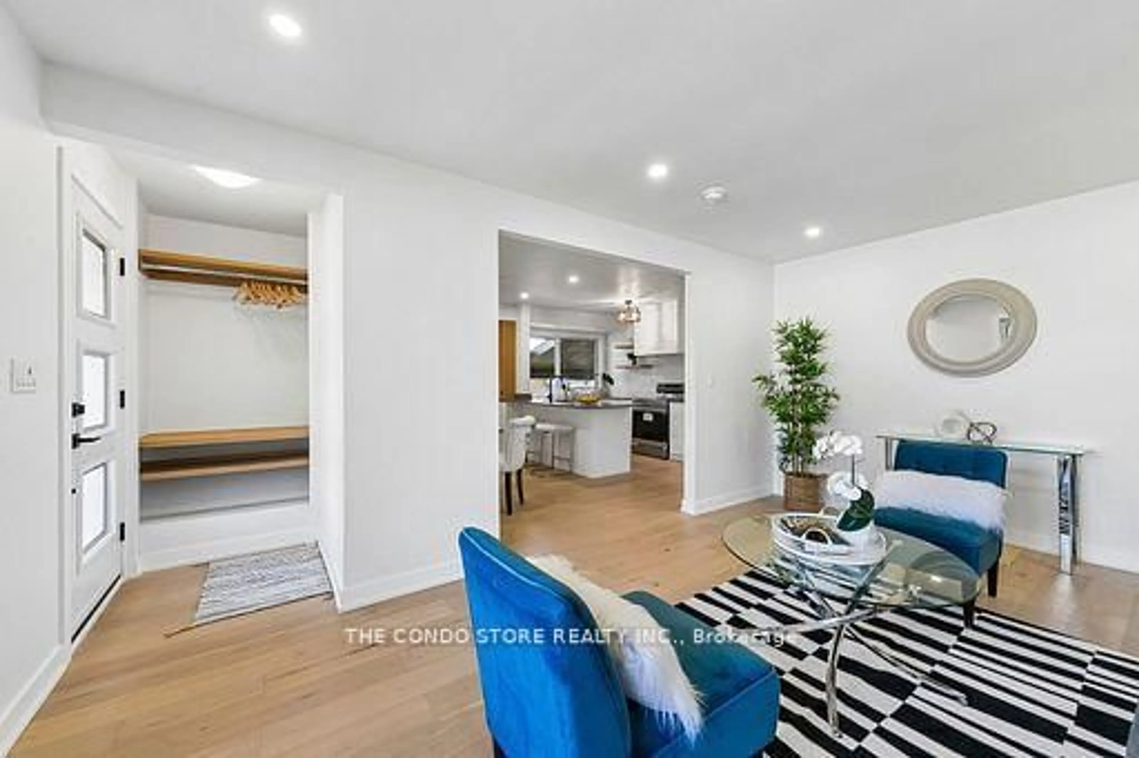 Unknown for 15 Colonial Crt, Hamilton Ontario L8K 4H2