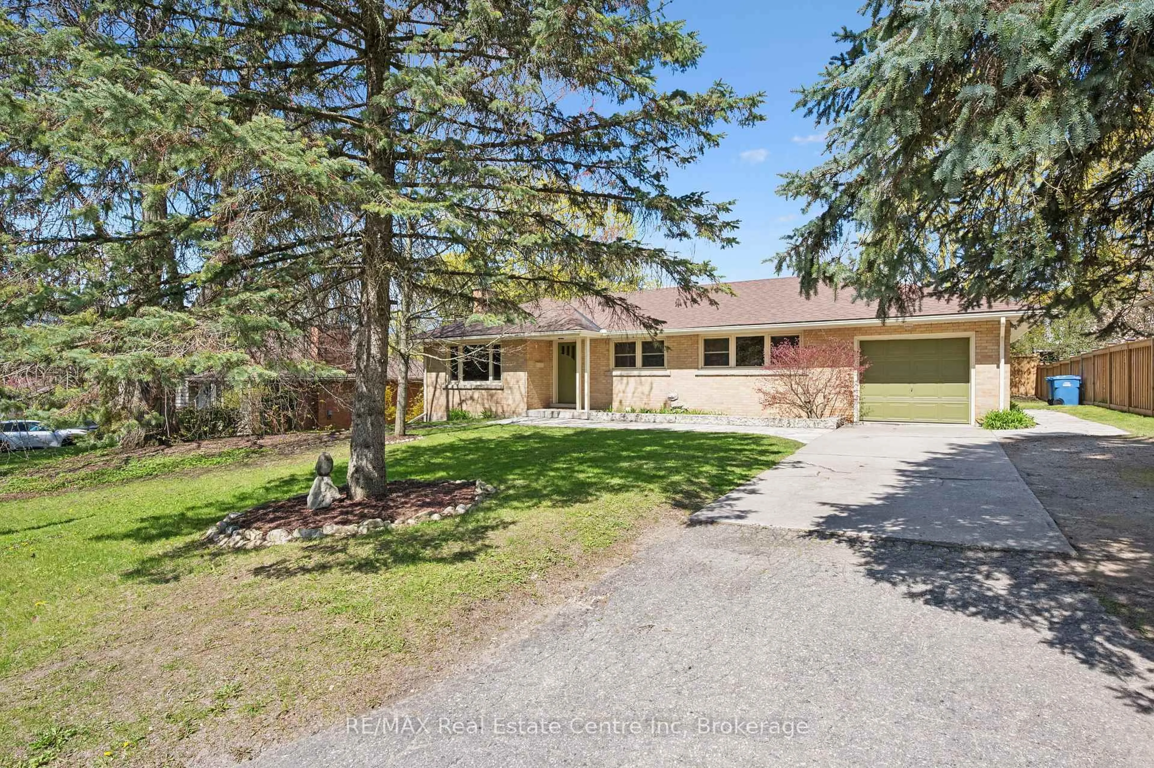 Unknown for 8 Harcourt Dr, Guelph Ontario N1G 1J6