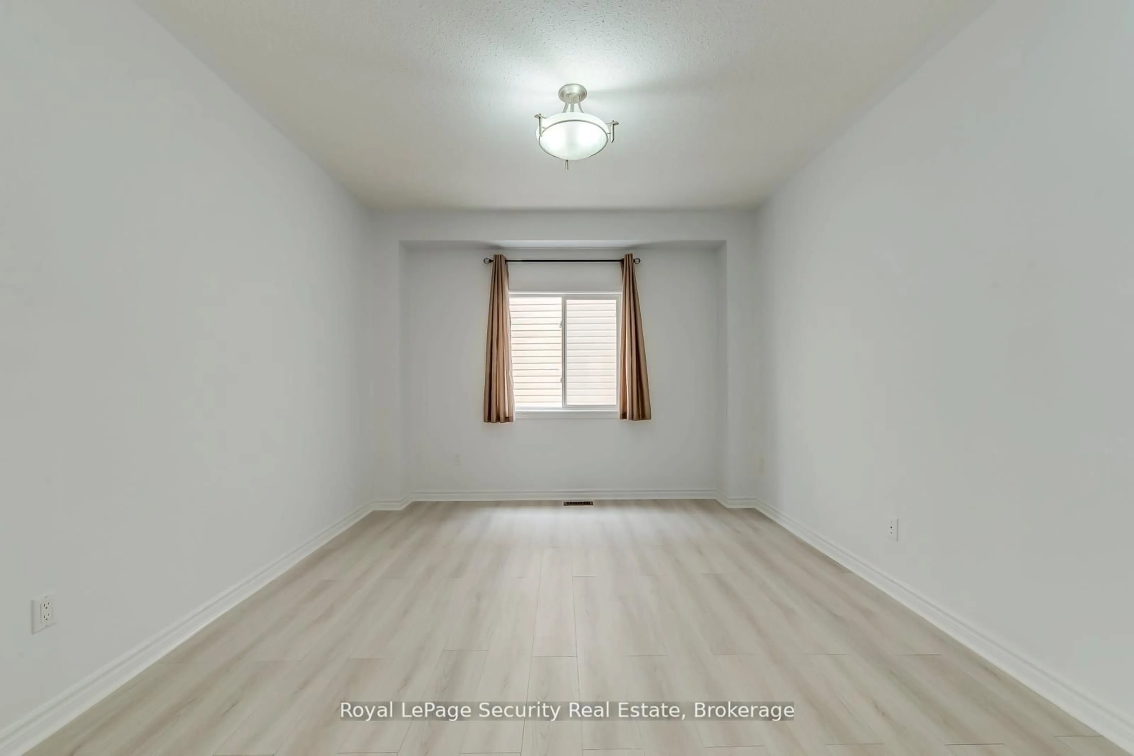 A pic of a room for 757 Halbert Dr, Shelburne Ontario L0N 1S2