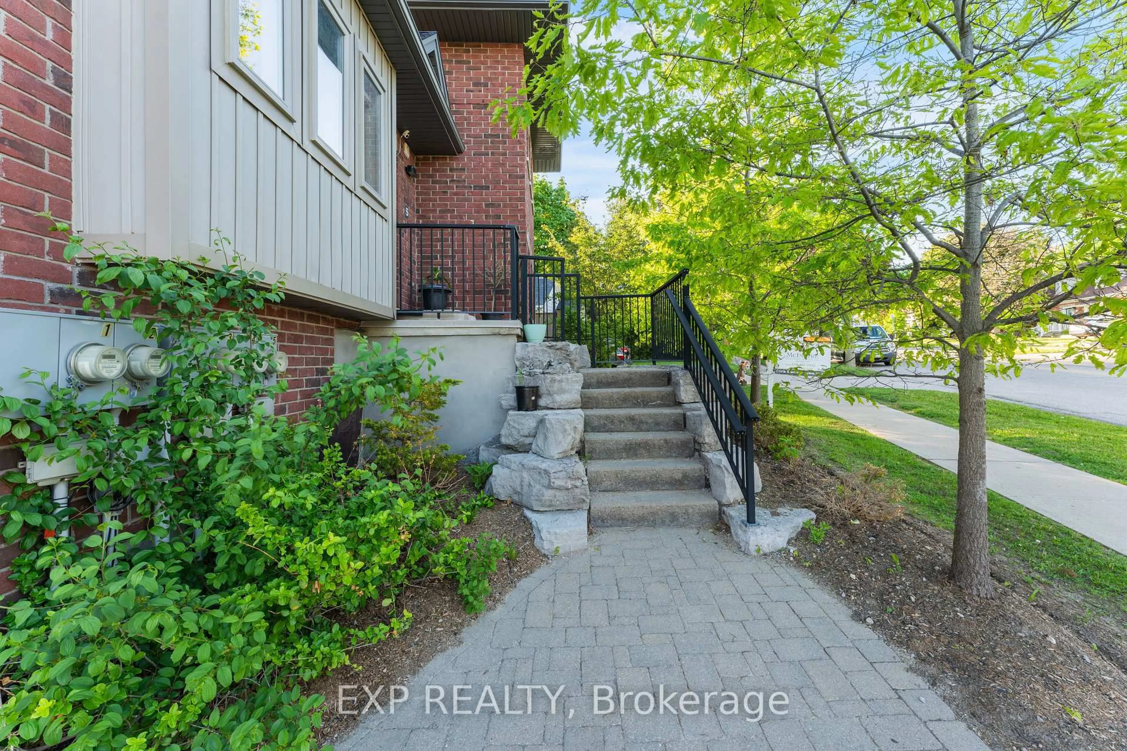Unknown for 487 EAST Ave #5, Kitchener Ontario N2H 0A8