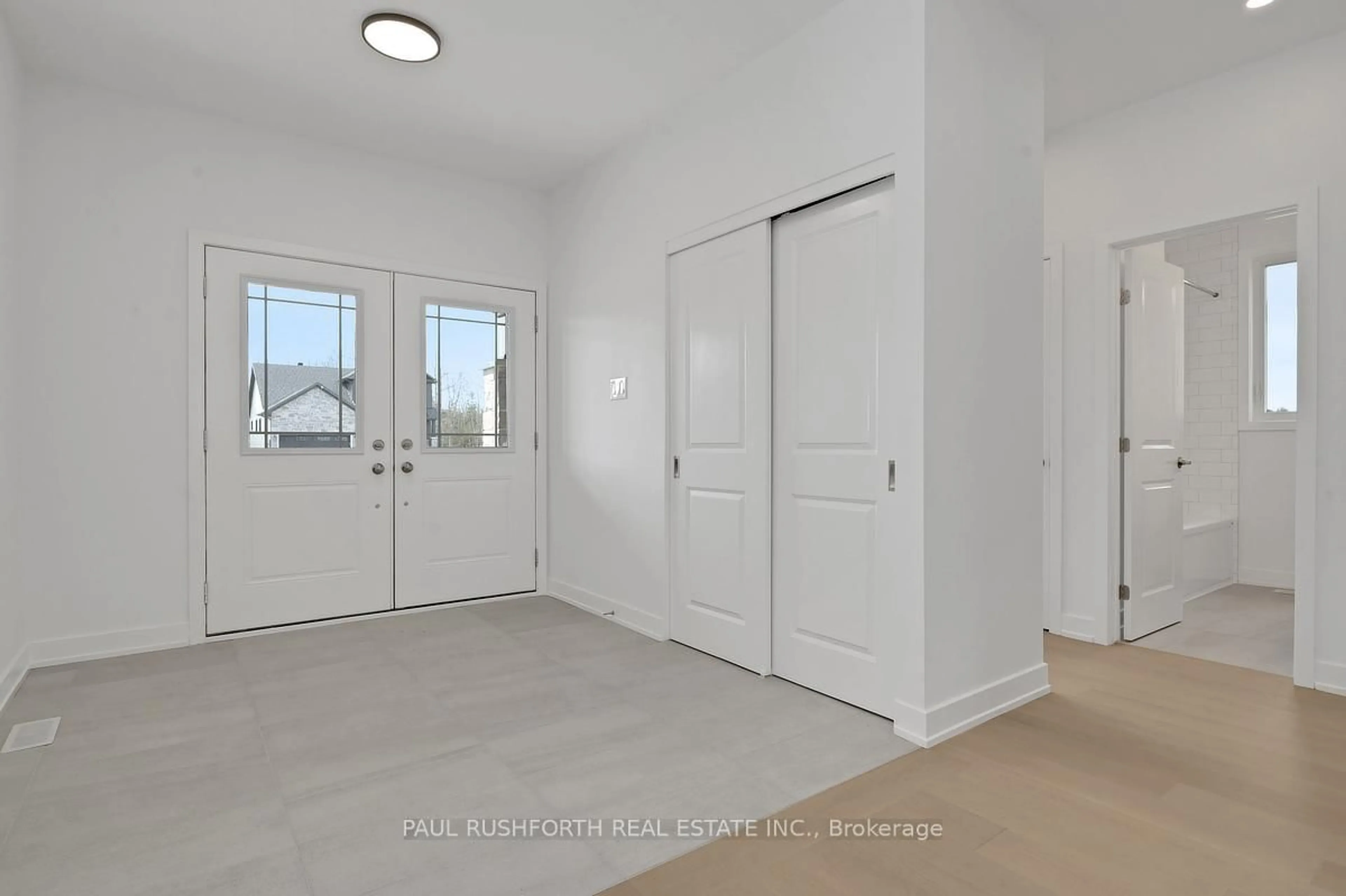 Indoor entryway for 280 Antler Crt, Almonte Ontario K0A 1A0