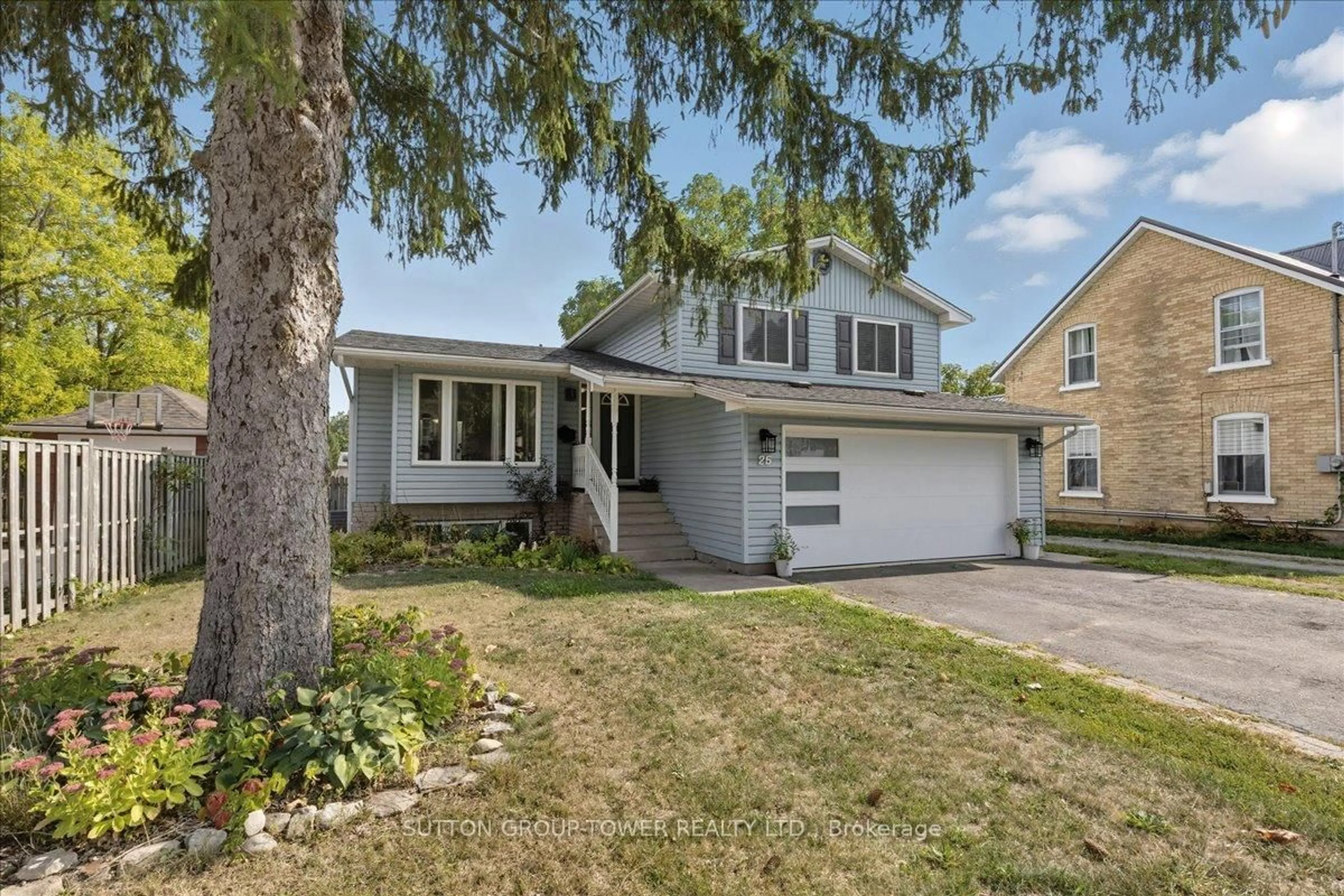 Home with vinyl exterior material, street for 25 Bute St, North Dumfries Ontario N0B 1E0