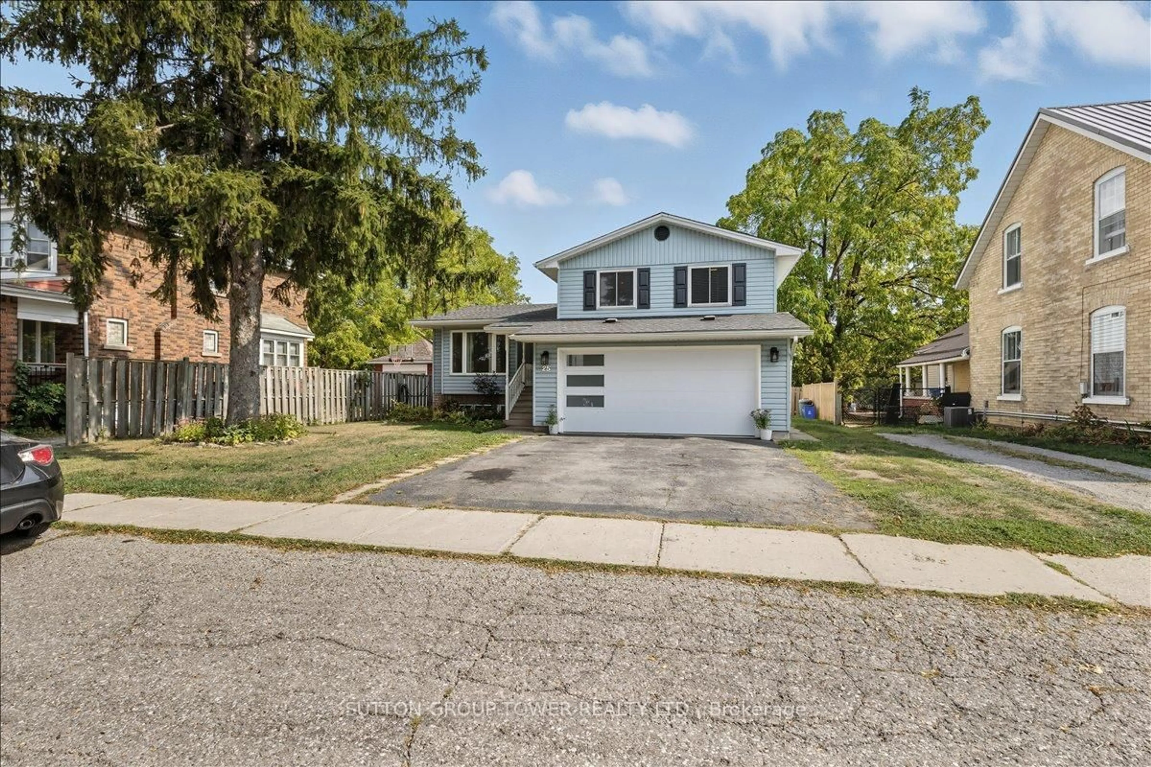 Home with vinyl exterior material, street for 25 Bute St, North Dumfries Ontario N0B 1E0