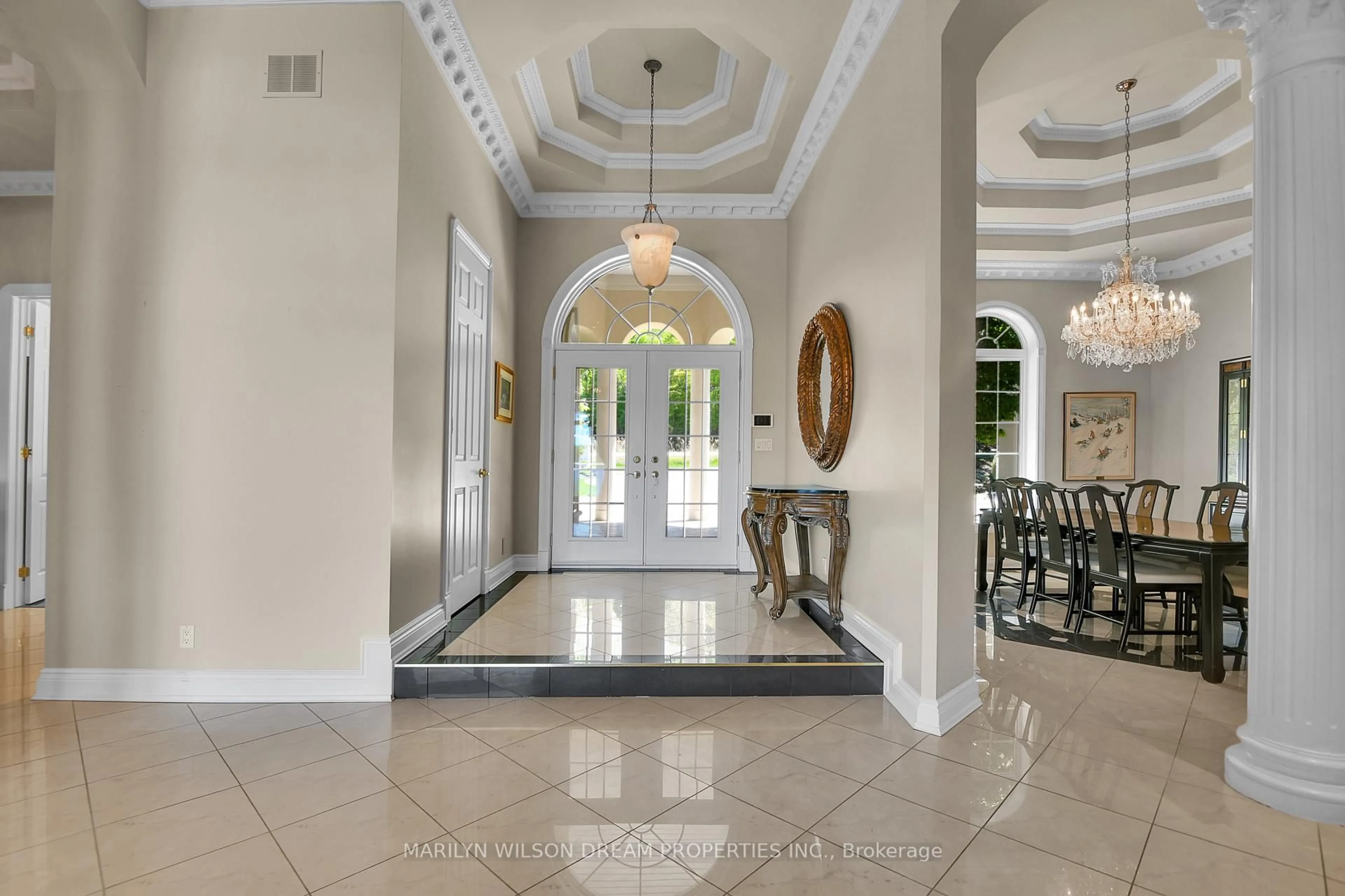 Indoor foyer for 1669 Regional Road 174 Rd, Ottawa Ontario K4C 1H5