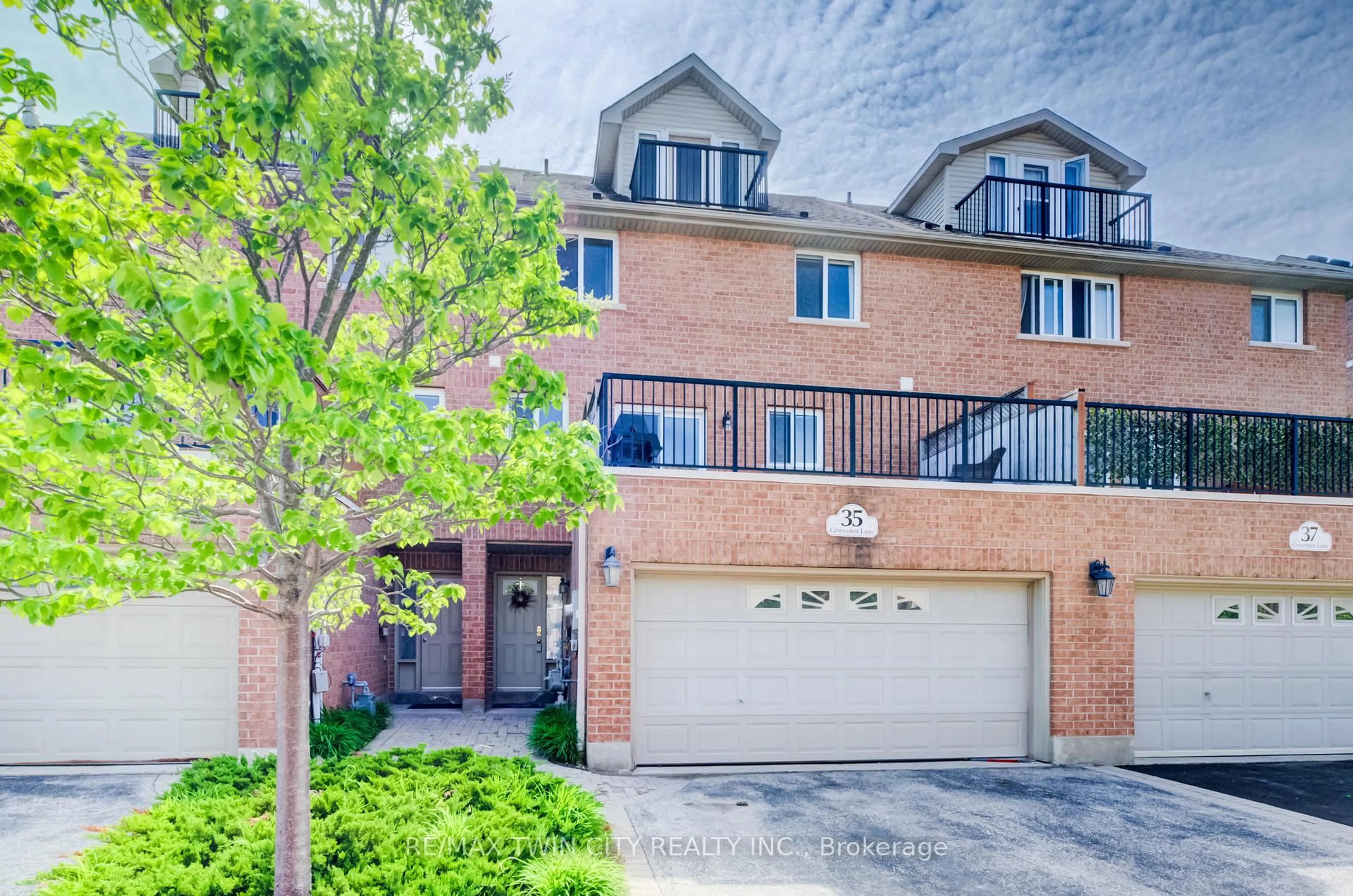 Home with brick exterior material, street for 35 Grosvenor Lane, Cambridge Ontario N1R 8N2