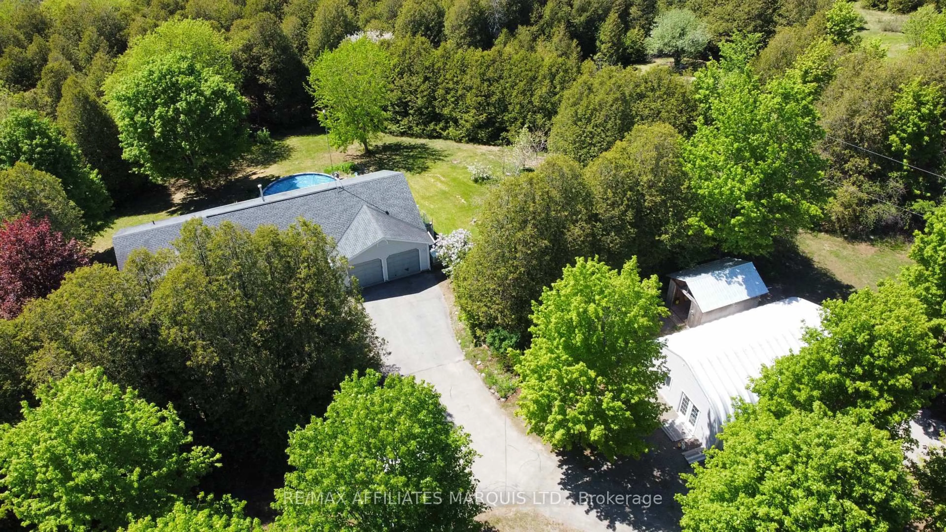 A pic from outside/outdoor area/front of a property/back of a property/a pic from drone, unknown for 926 Maple Hill Rd, North Grenville Ontario K0G 1T0