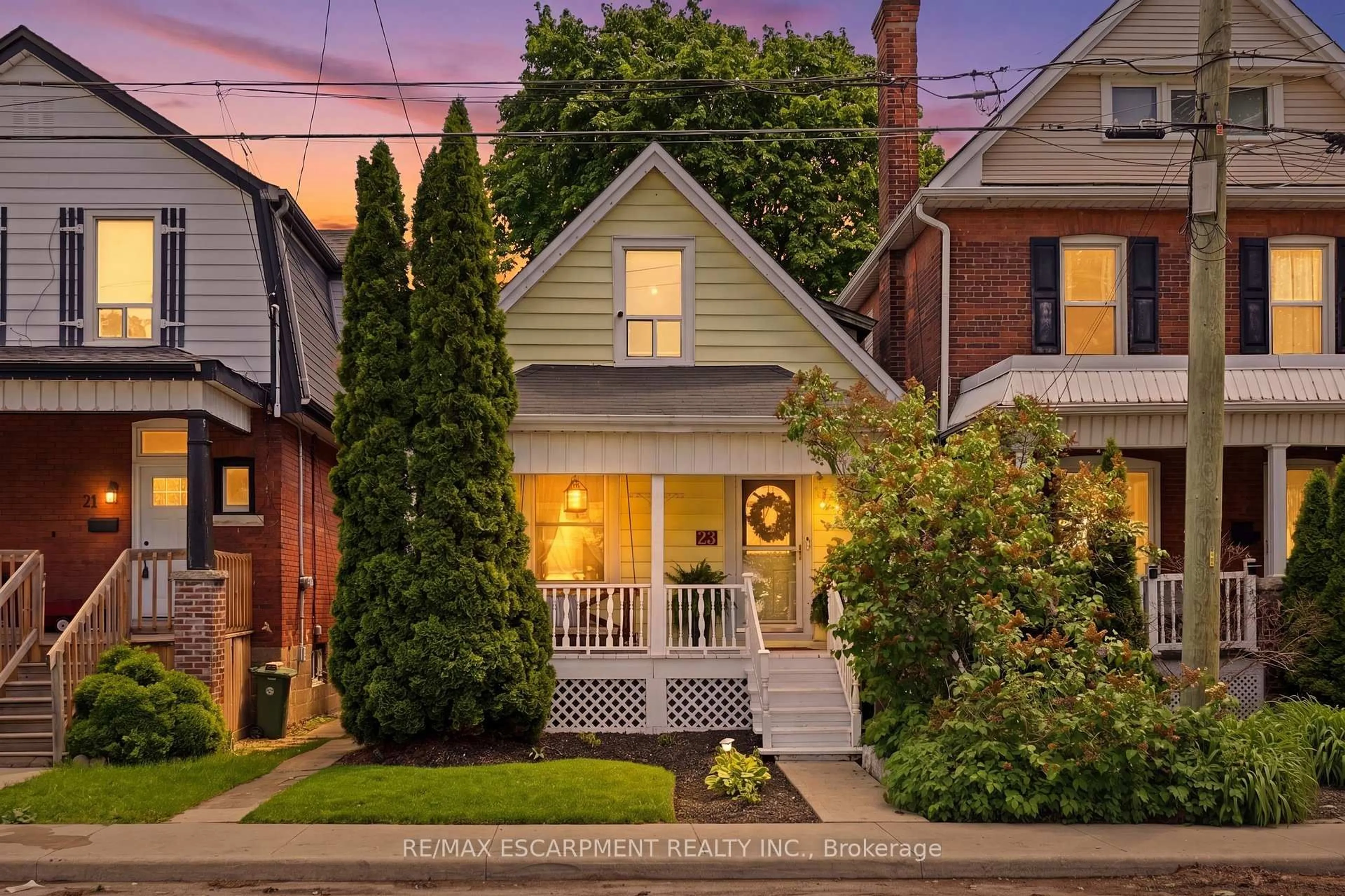 Home with brick exterior material, street for 23 East 21st St, Hamilton Ontario L8V 2T3