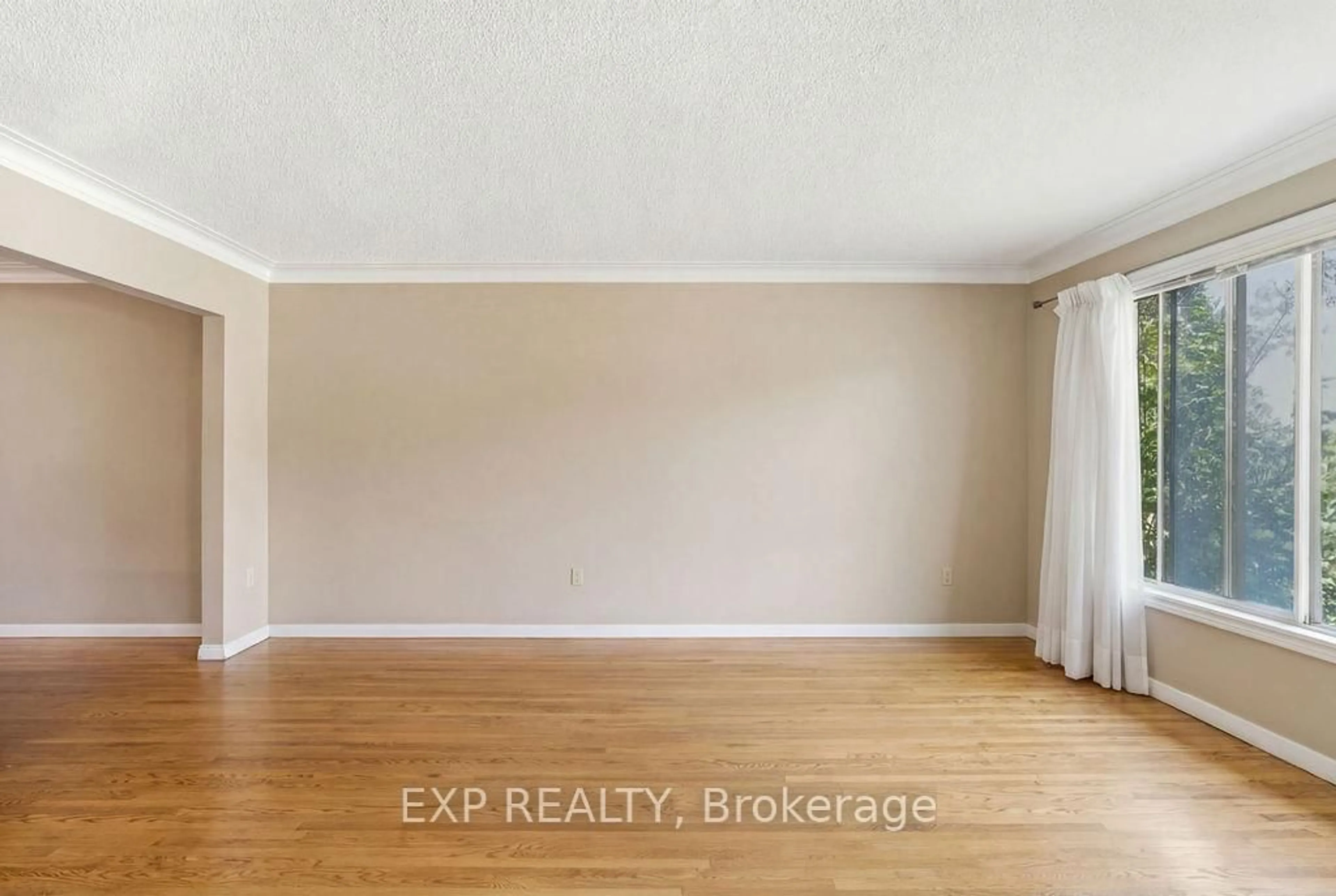 A pic of a room for 139 Young St, Ottawa Ontario K1Y 3P8