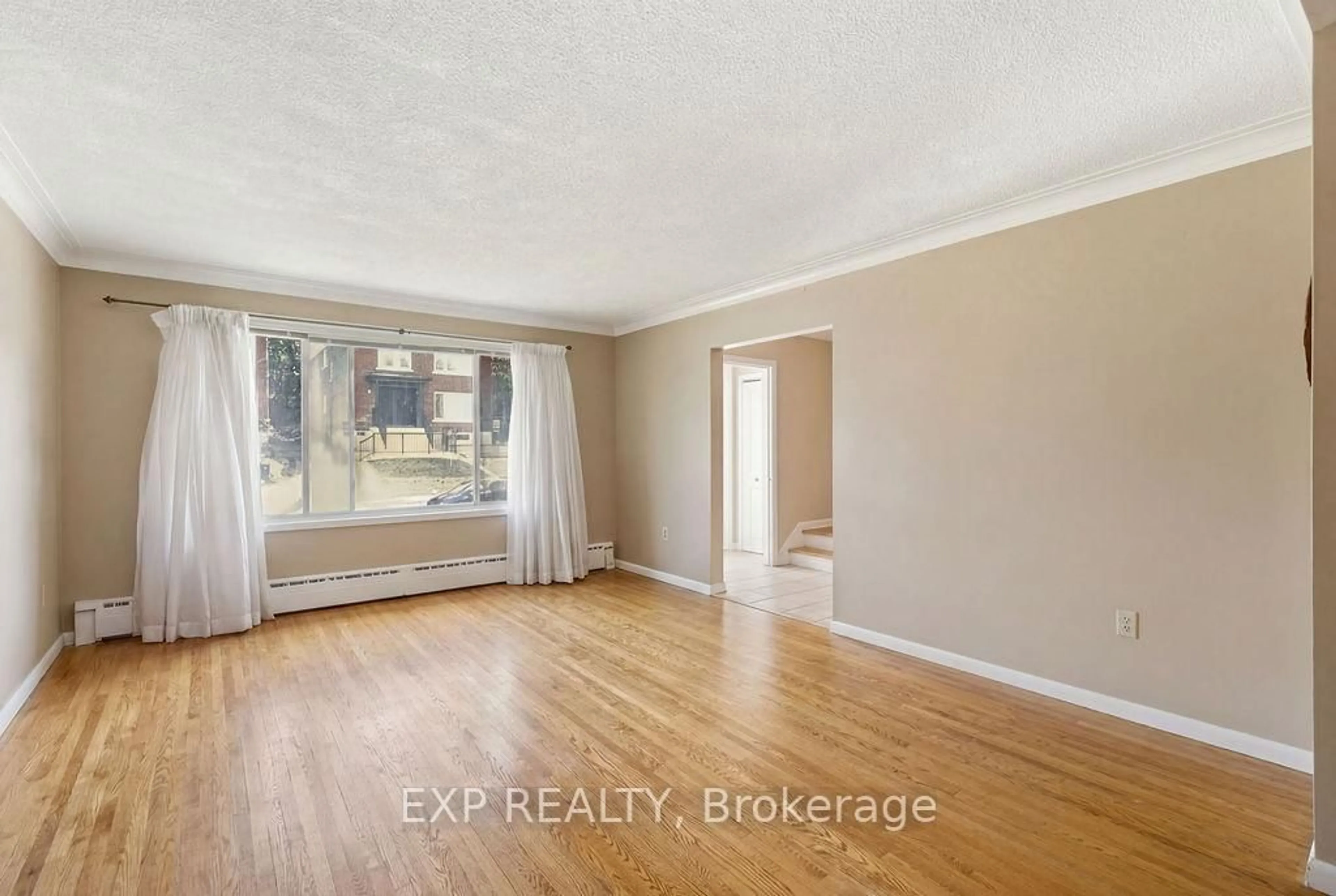 A pic of a room for 139 Young St, Ottawa Ontario K1Y 3P8