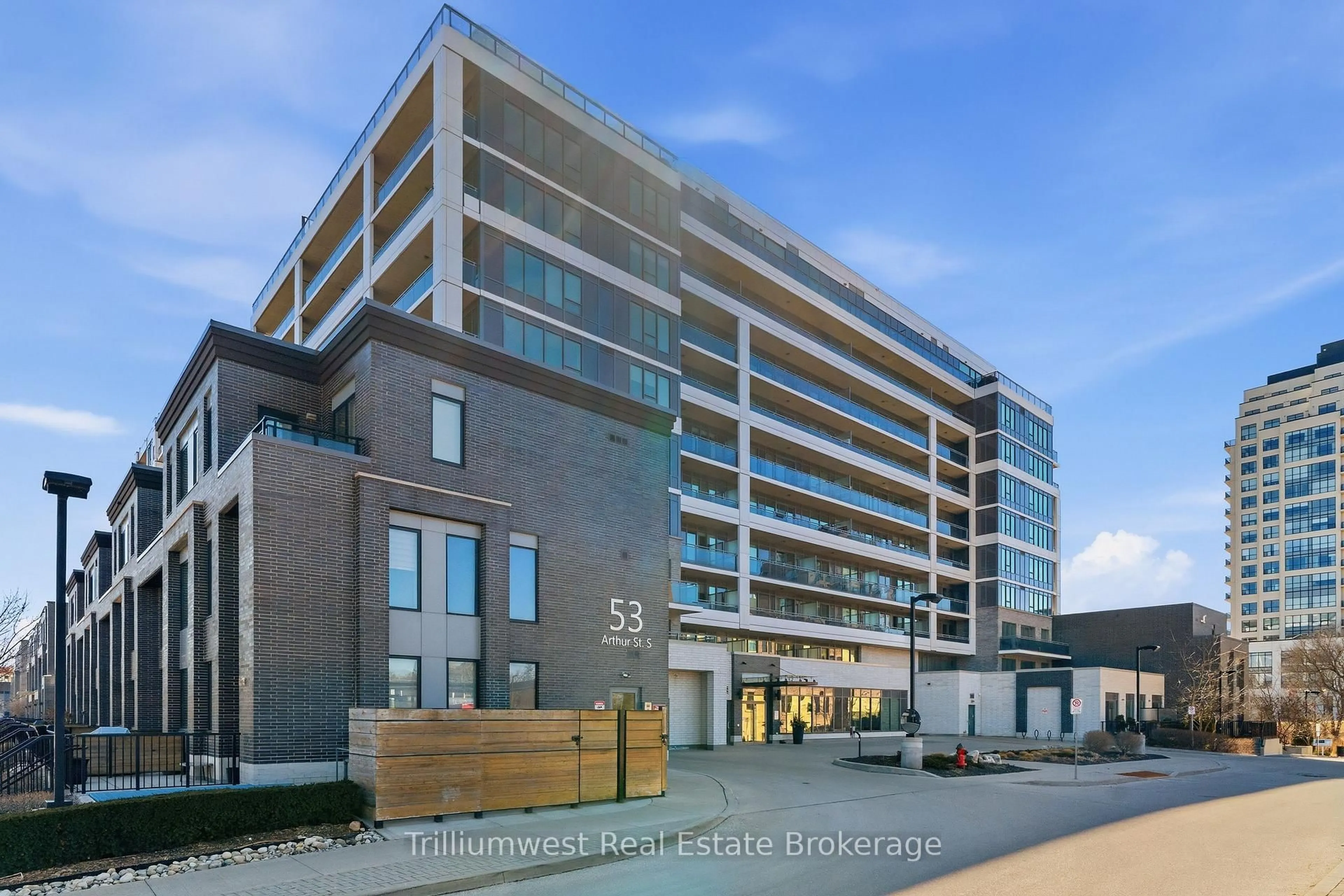 Indoor foyer for 53 Arthur St #601, Guelph Ontario N1E 0P5