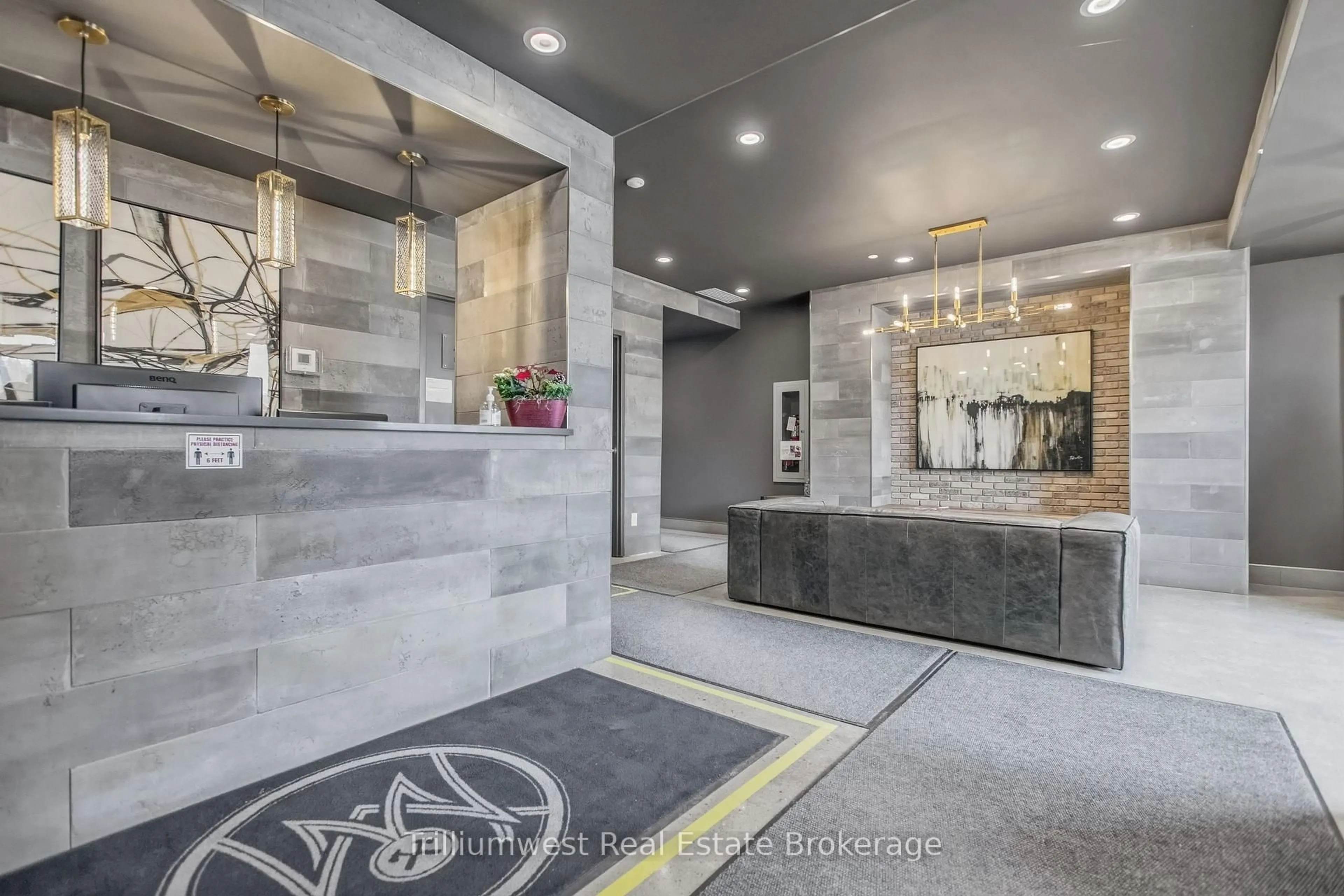 Indoor foyer for 53 Arthur St #601, Guelph Ontario N1E 0P5