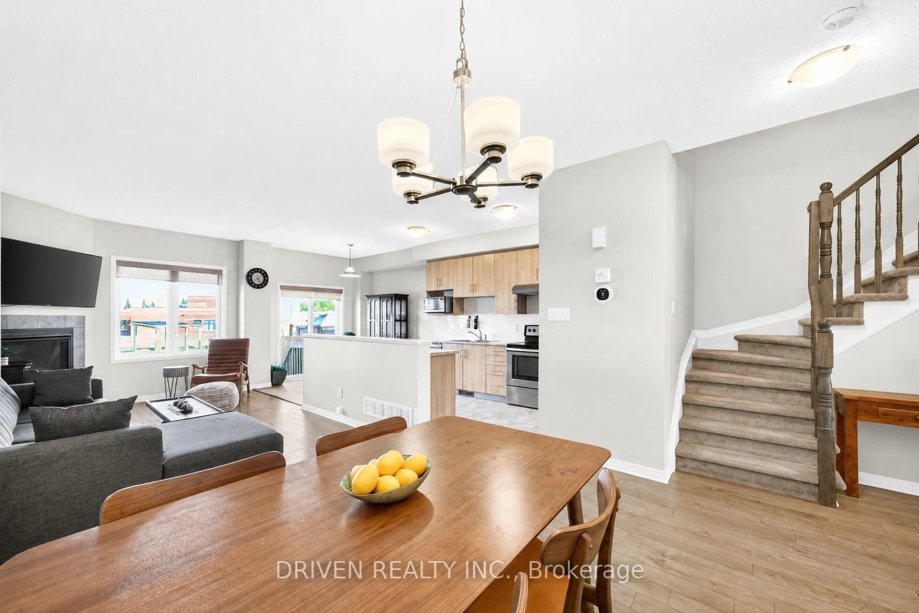 Open concept kitchen, unknown for 627 Via Campanale Ave, Ottawa Ontario K2J 4A2