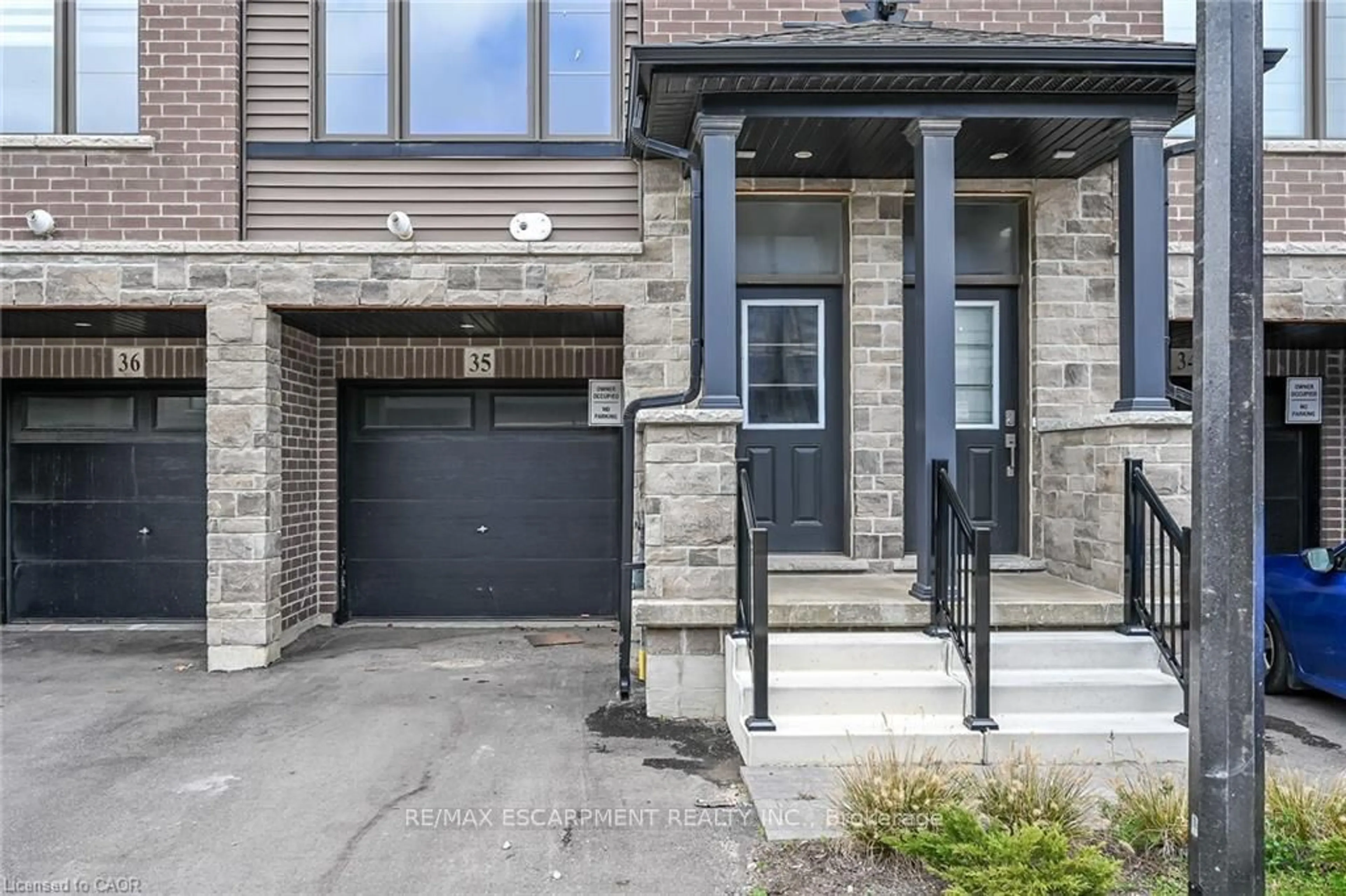 Home with brick exterior material, street for 120 COURT Dr #35, Brant Ontario N3L 0N2