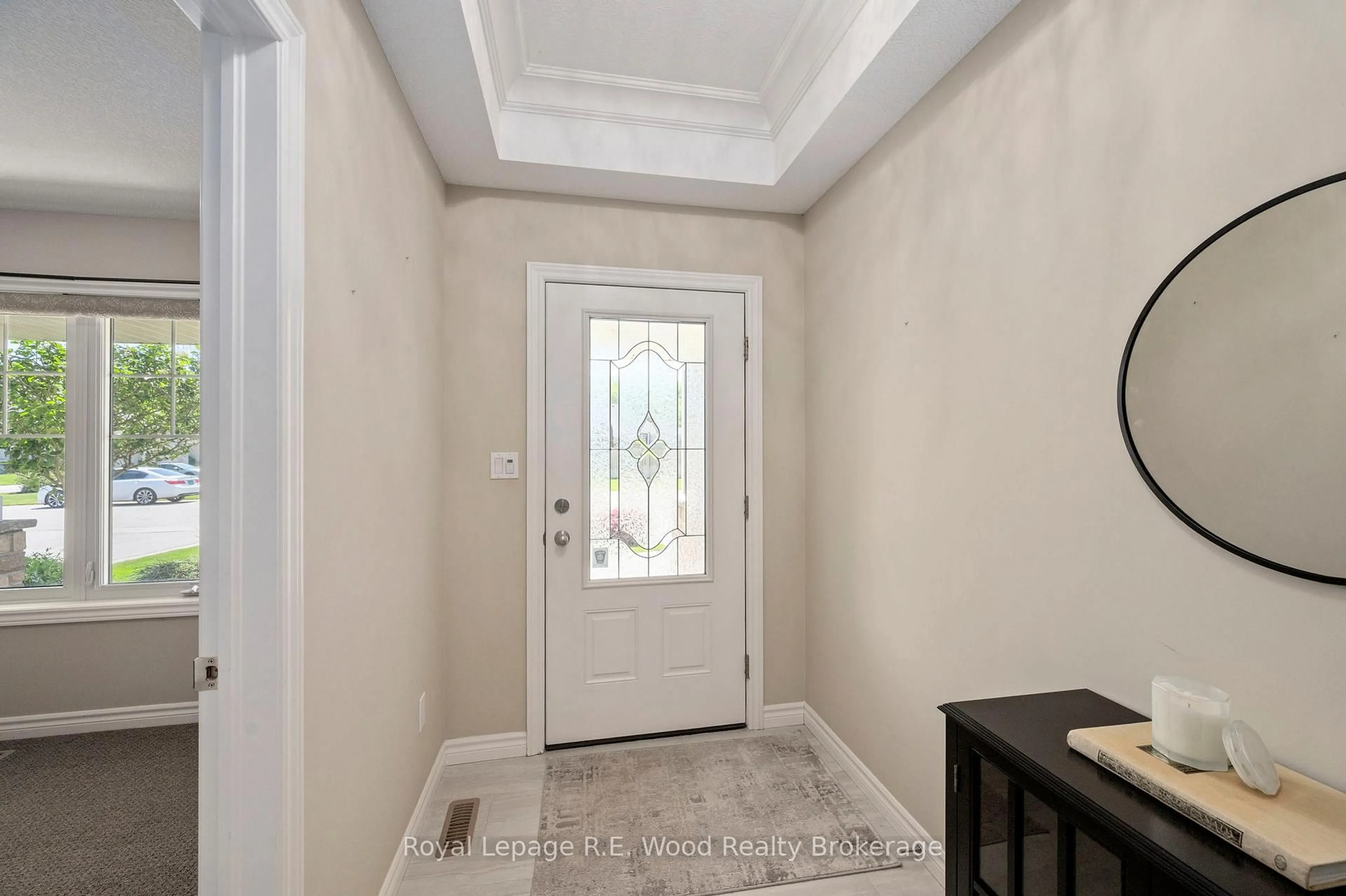 Indoor entryway for 16 Colin Ave, Tillsonburg Ontario N4G 0E5