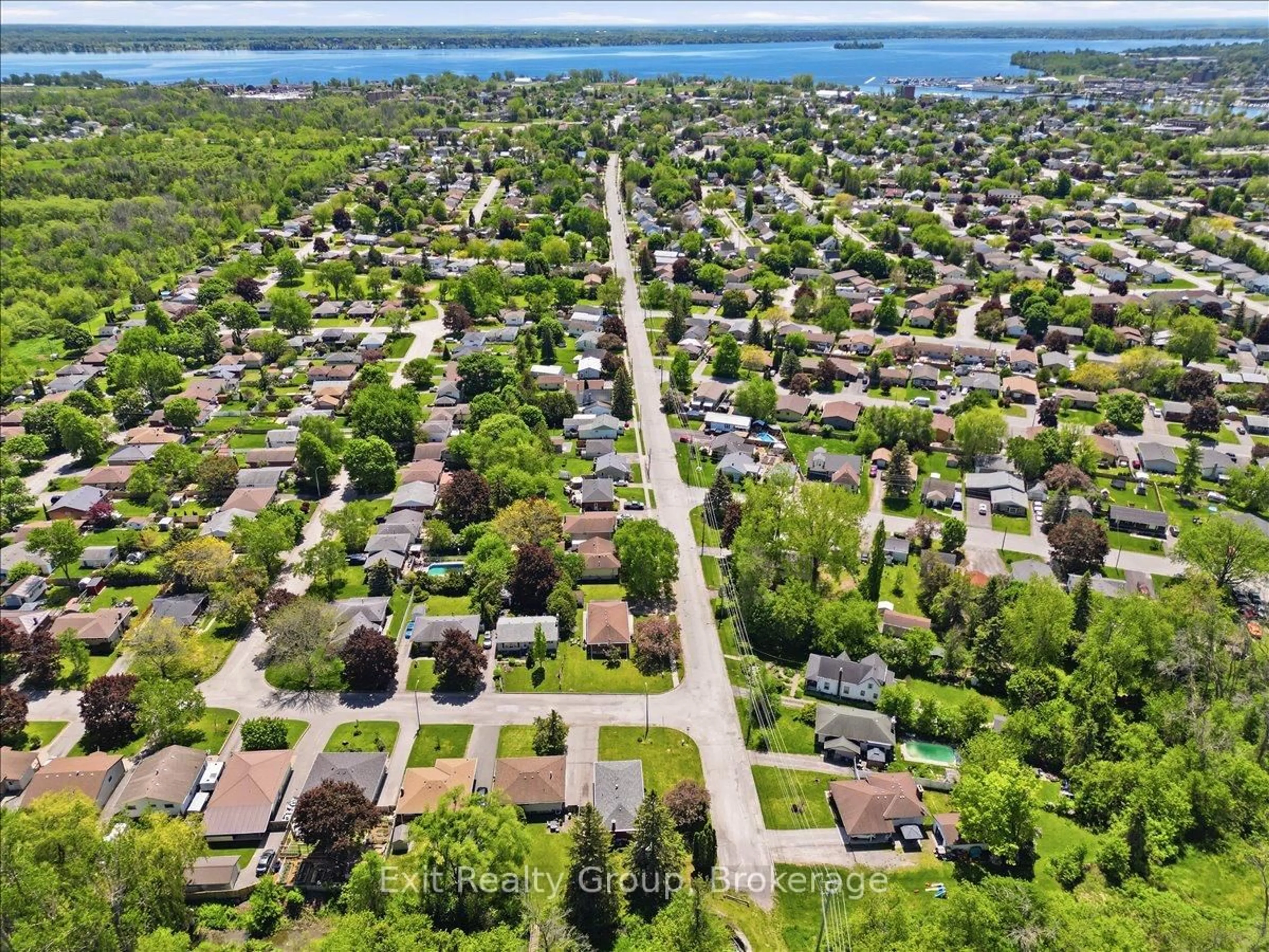 A pic from outside/outdoor area/front of a property/back of a property/a pic from drone, street for 261 Byron St, Quinte West Ontario K8V 2Z3