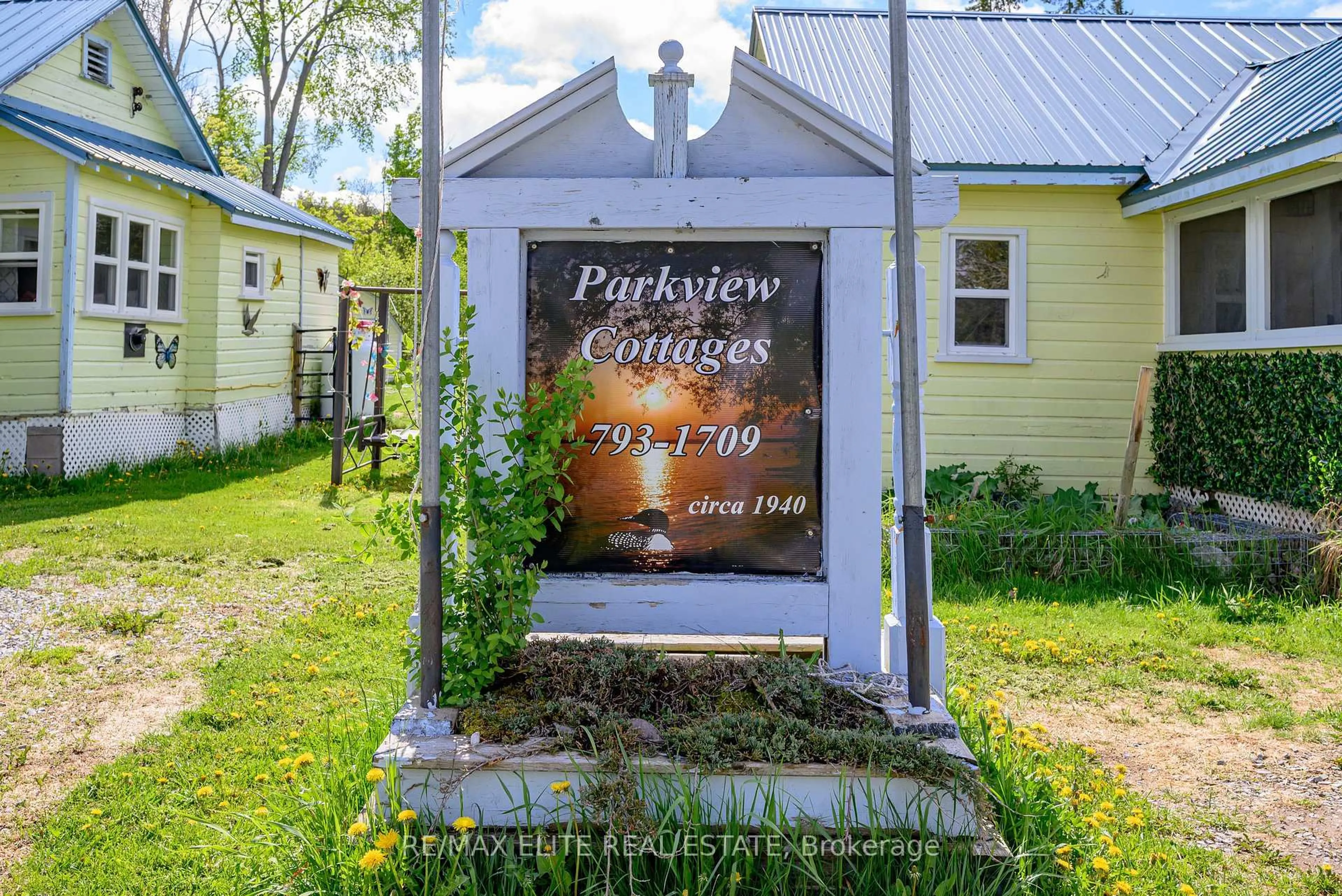 Patio, street for 10 Alexander Ave, Kawartha Lakes Ontario K0M 1L0