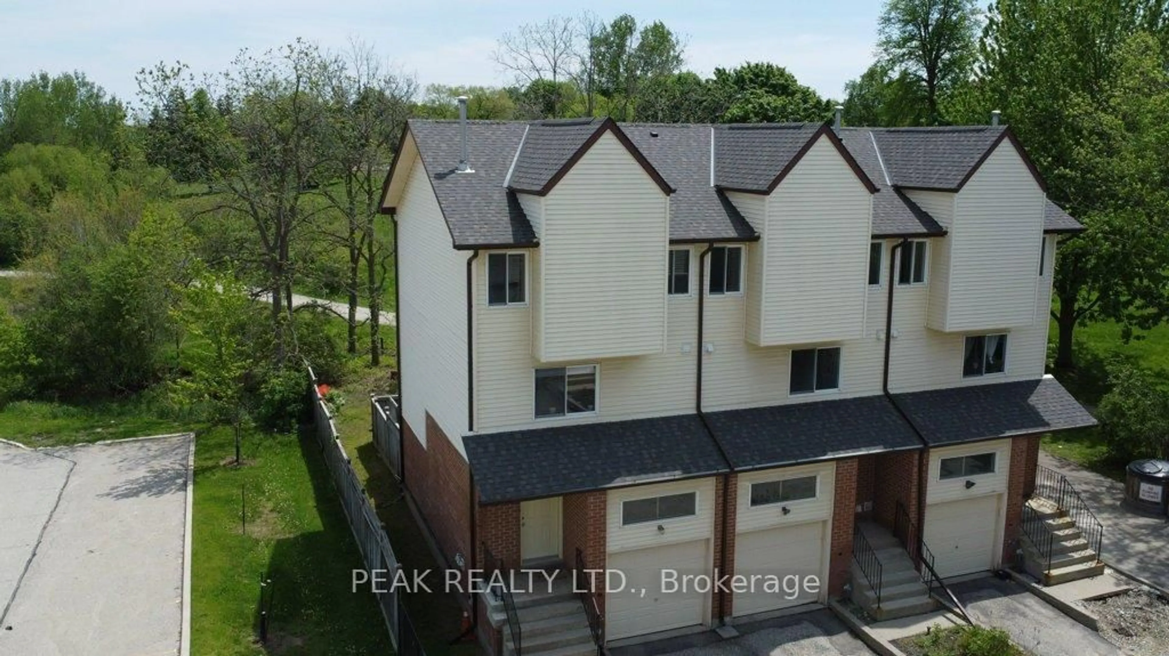 A pic from outside/outdoor area/front of a property/back of a property/a pic from drone, unknown for 1085 Queens Blvd #13, Kitchener Ontario N2M 1B9
