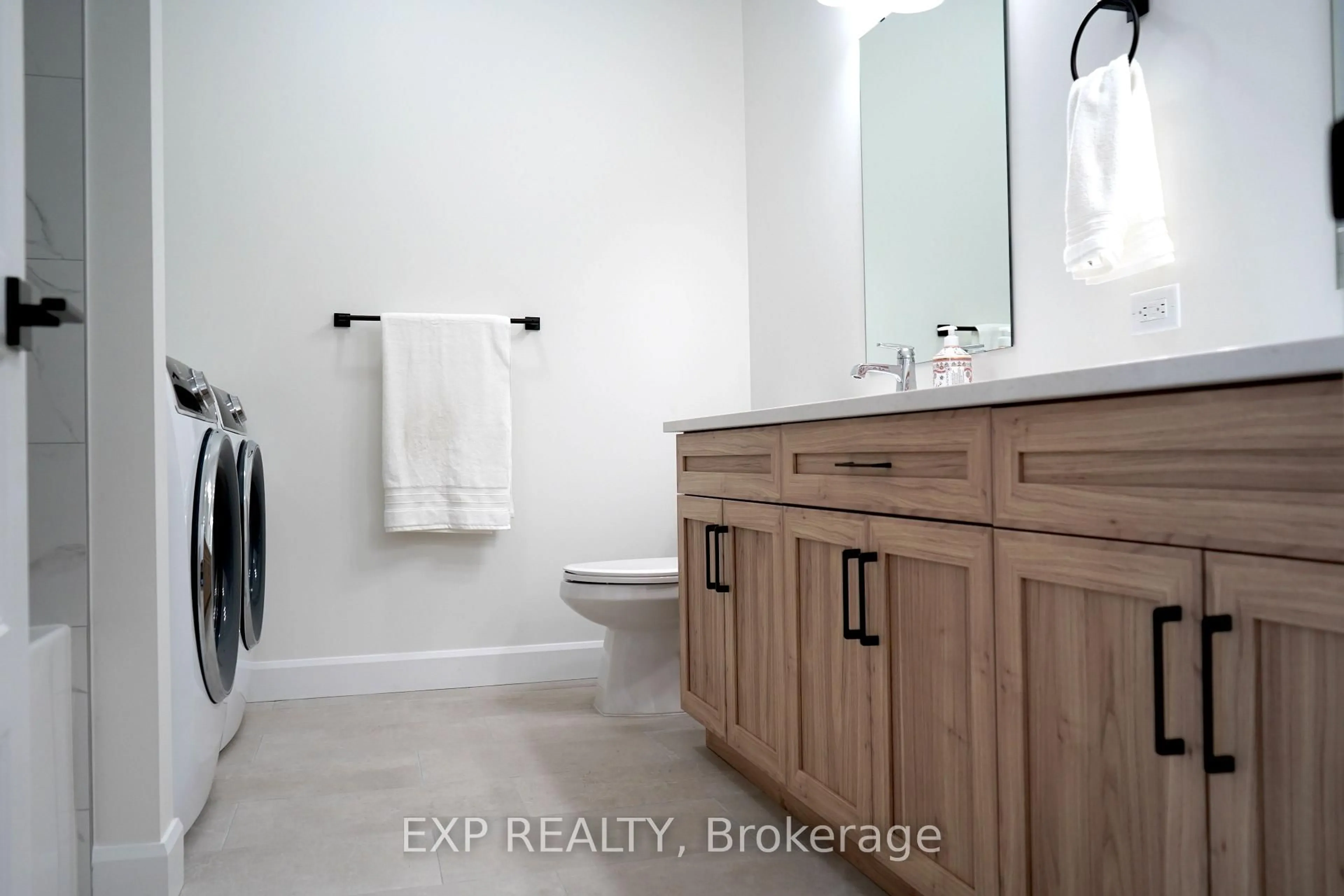 Contemporary bathroom, ceramic/tile floor for 242 Queen St, North Dundas Ontario K0C 1H0