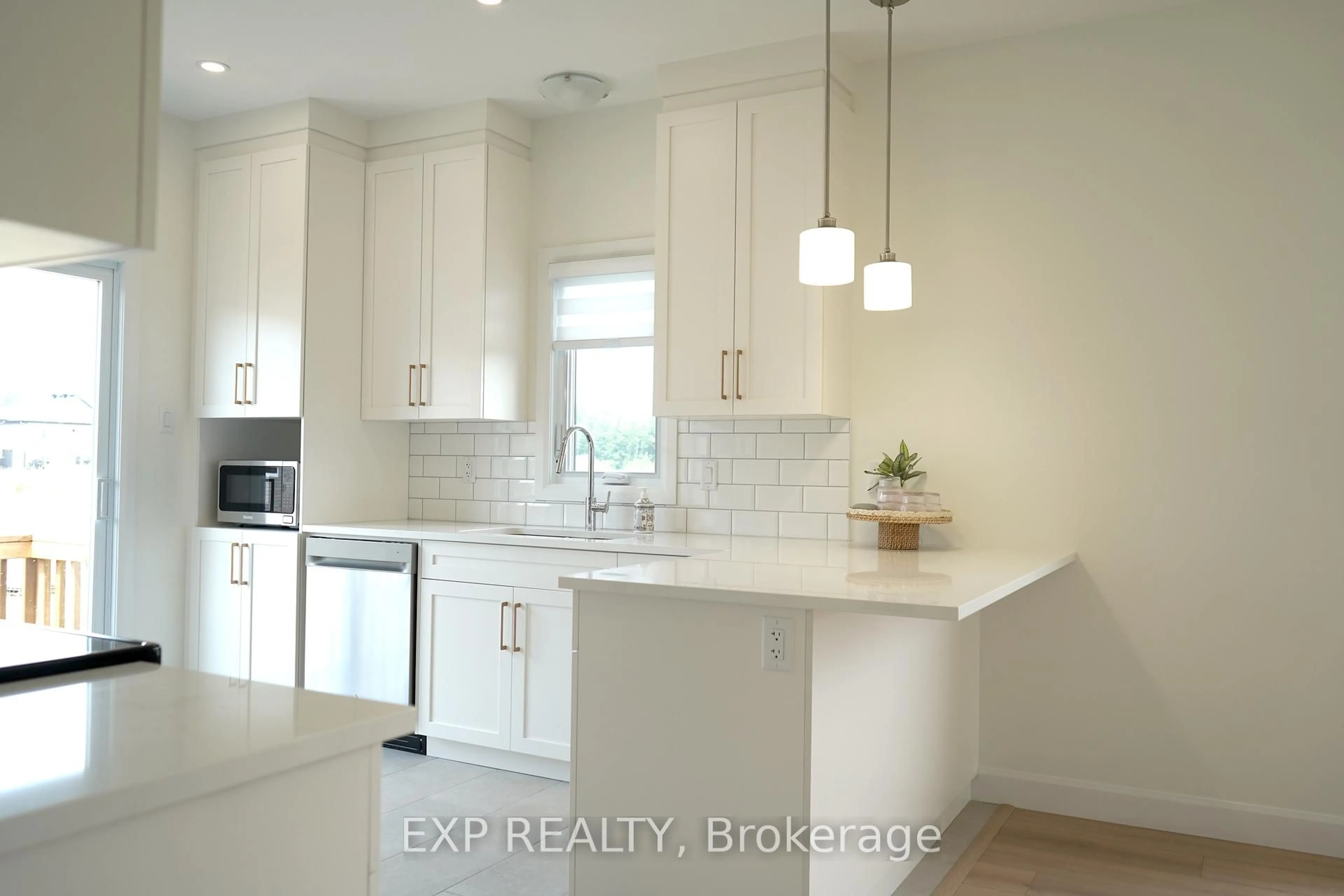 Open concept kitchen, ceramic/tile floor for 242 Queen St, North Dundas Ontario K0C 1H0