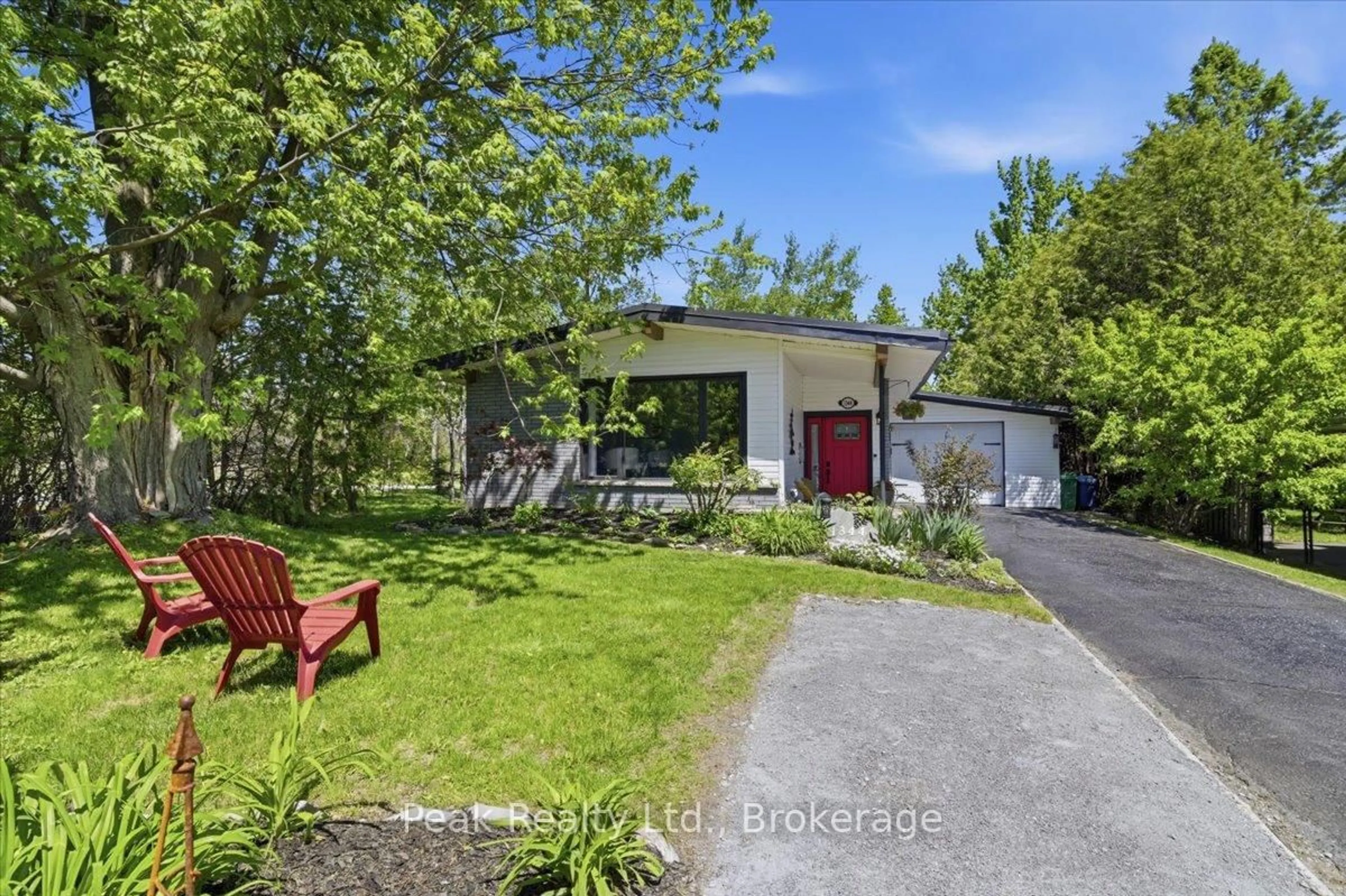 A pic from outside/outdoor area/front of a property/back of a property/a pic from drone, street for 1344 Royal Dr, Peterborough Ontario K9H 6R8