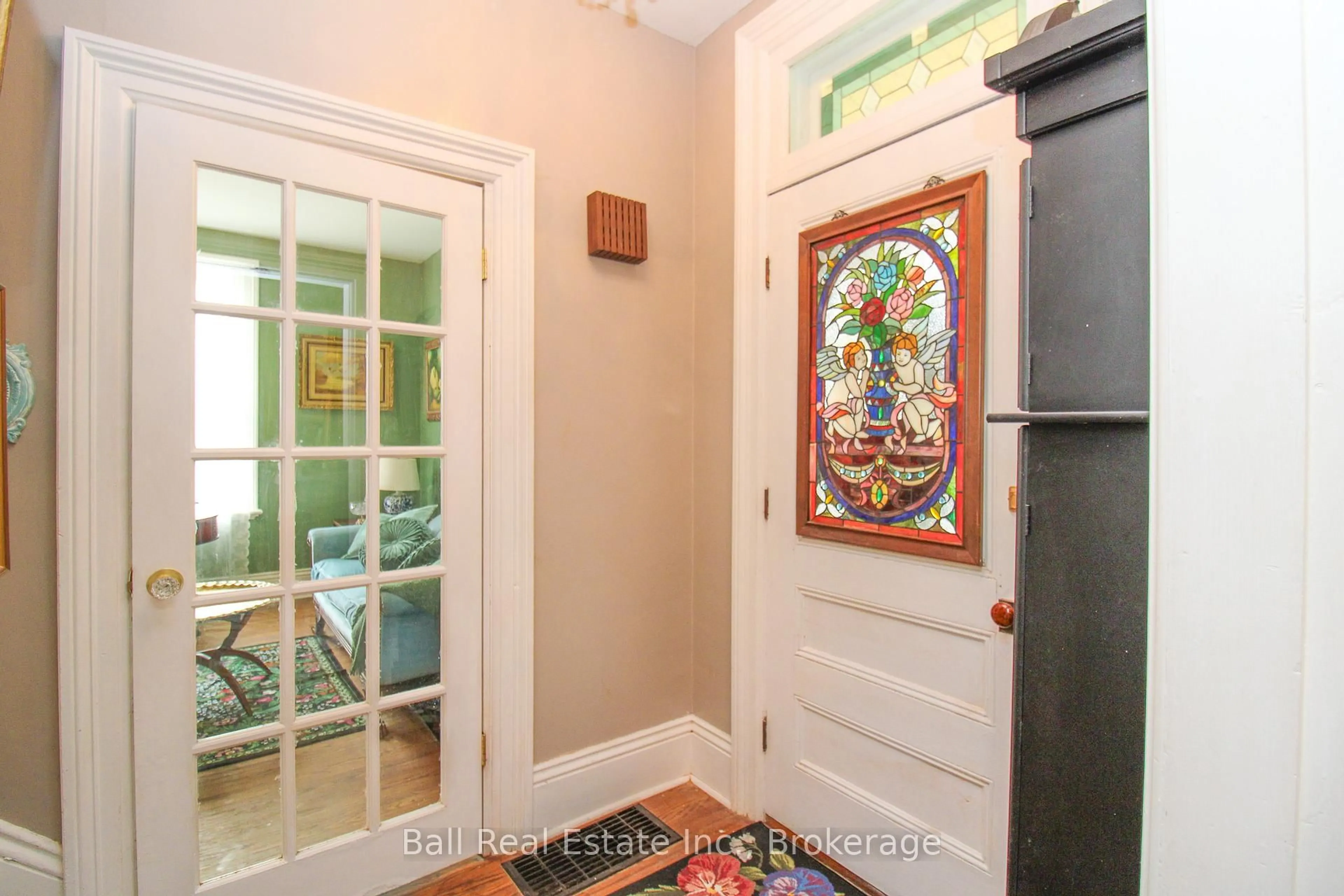 Indoor entryway for 1175 Heritage Line, Otonabee-South Monaghan Ontario K0L 2G0