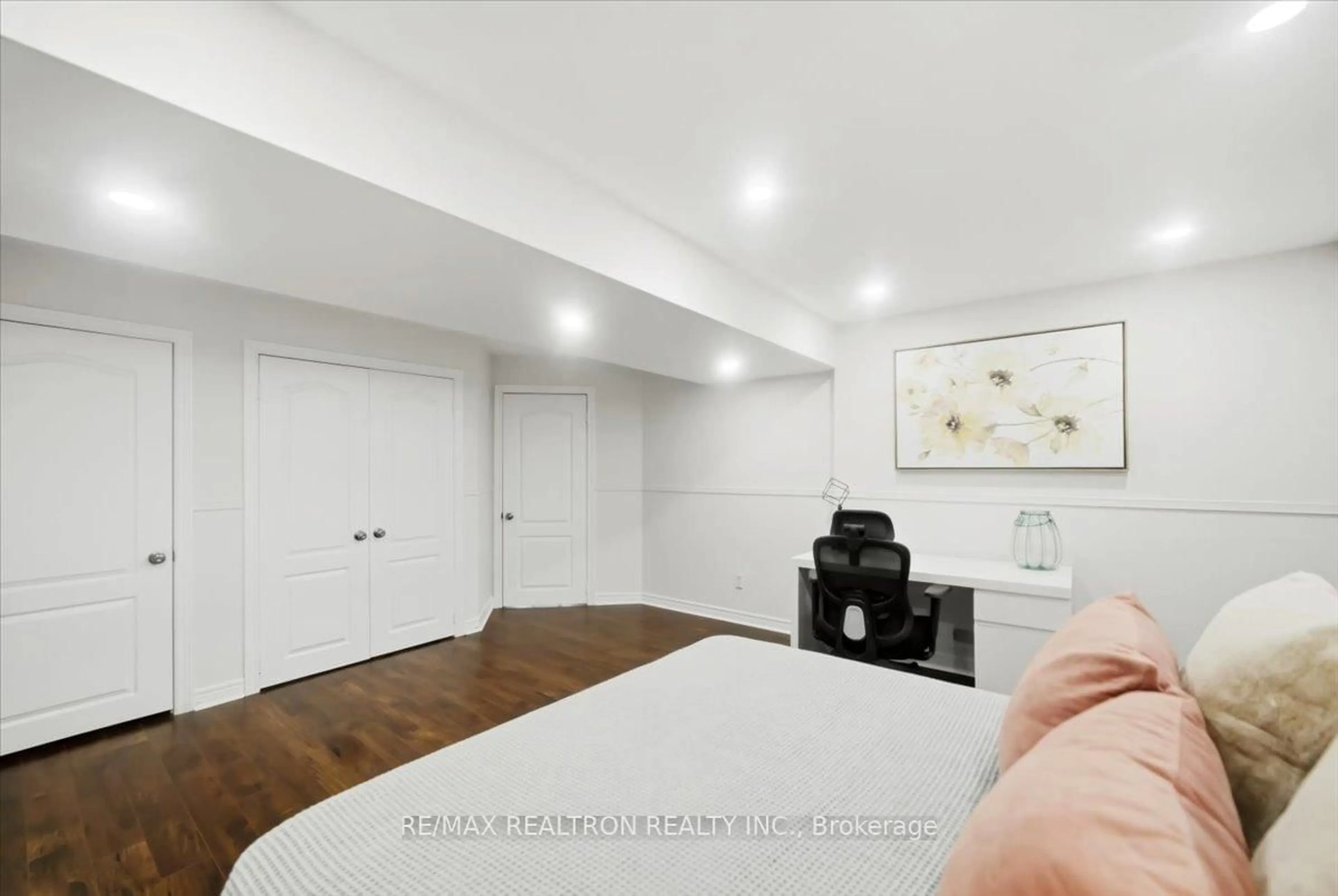 A pic of a room for 12 Jarvis Dr, Port Hope Ontario L1A 4J8
