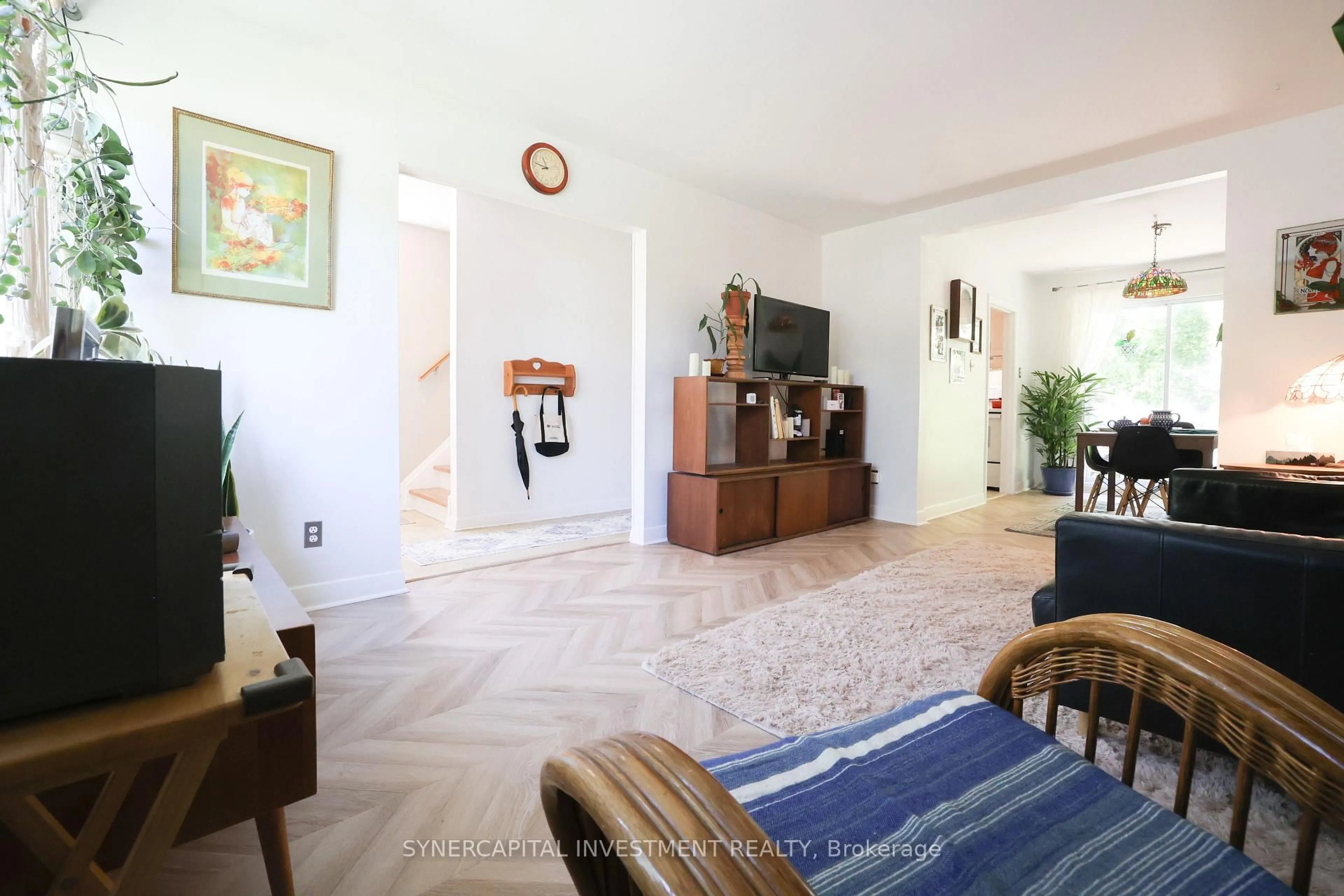 Living room with furniture, unknown for 2502 Clementine Blvd, Ottawa Ontario K1V 8E4