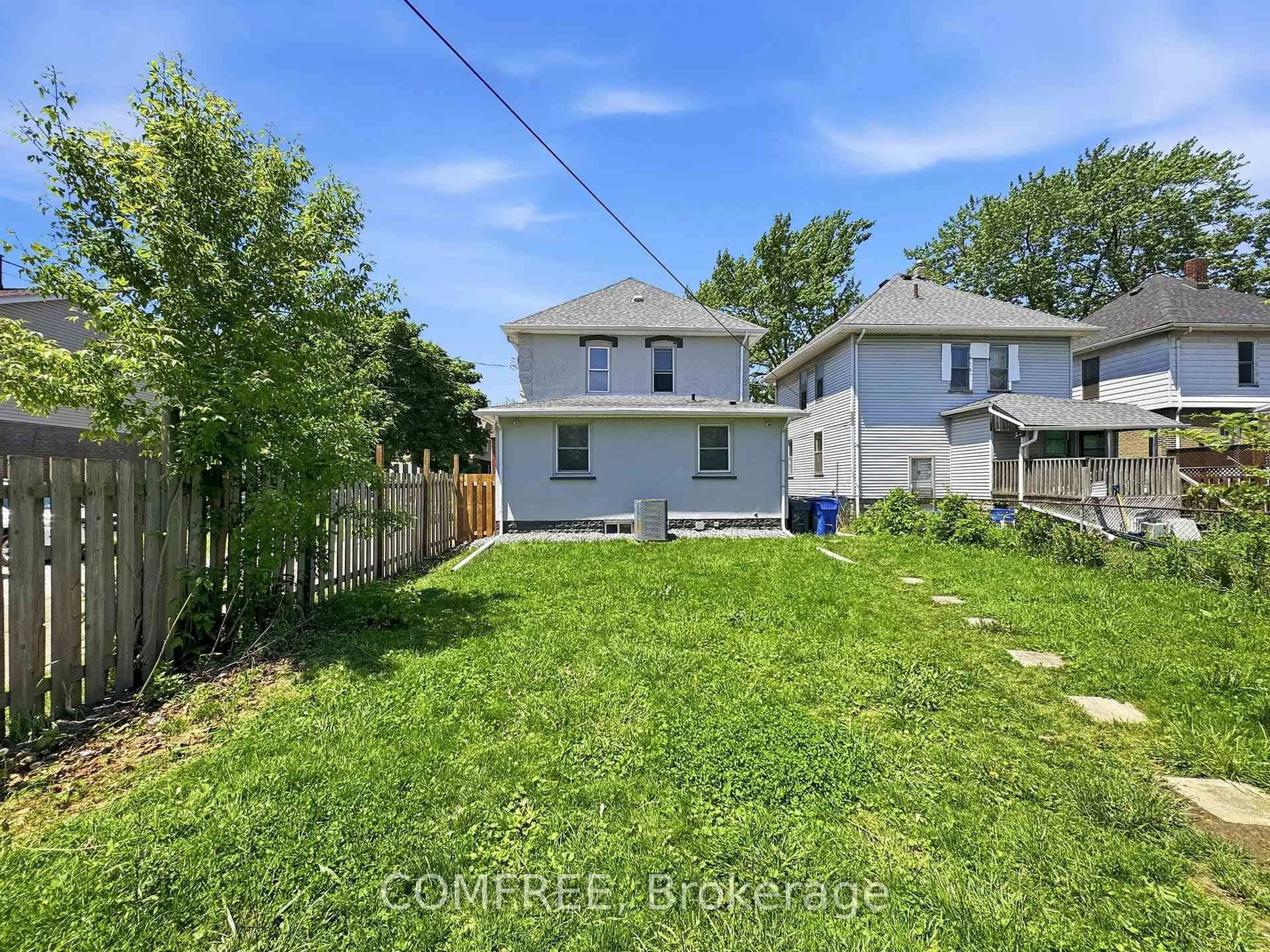 A pic from outside/outdoor area/front of a property/back of a property/a pic from drone, street for 3277 Baby St, Out of Area Ontario N9C 1K9