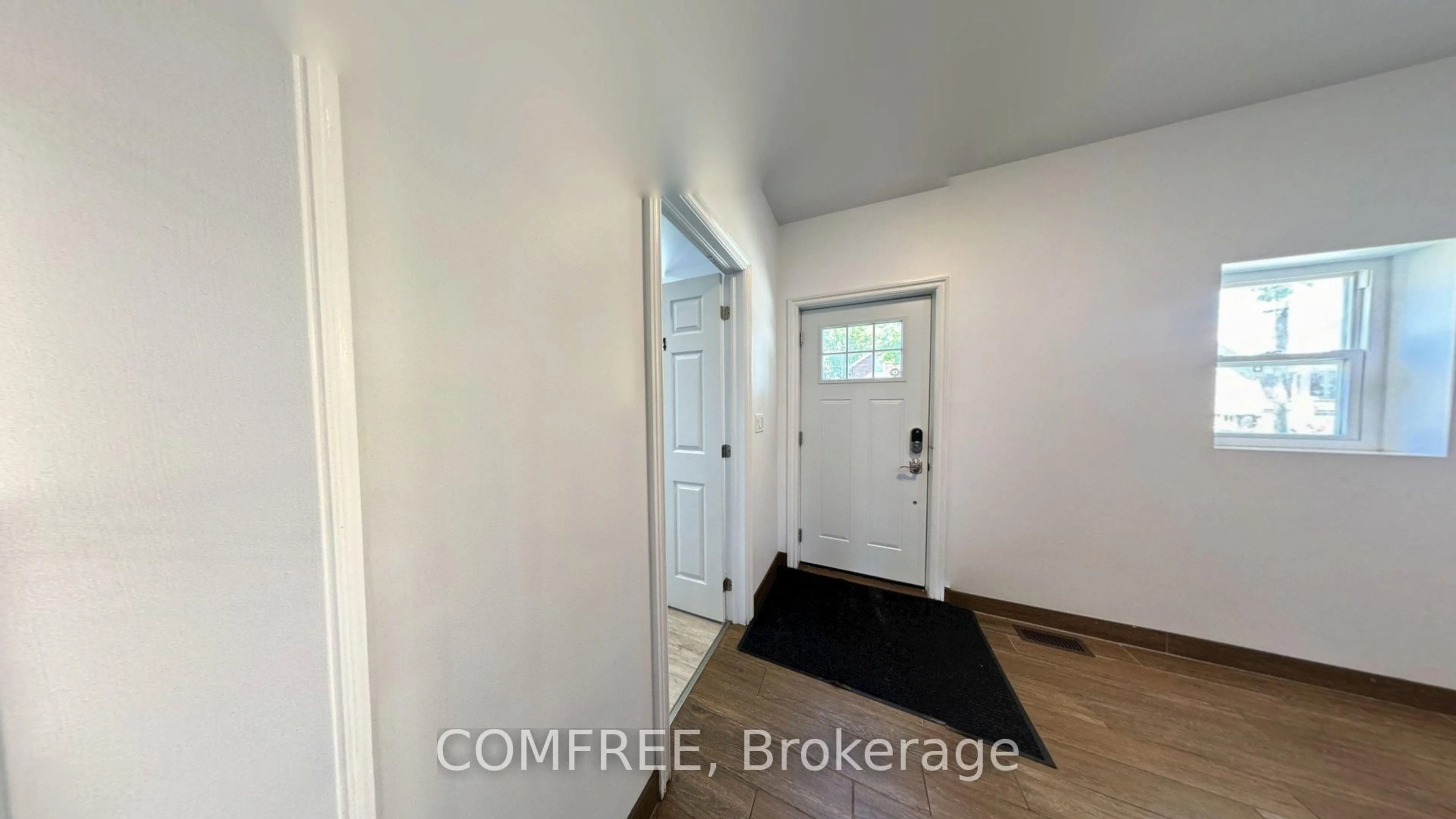 Indoor entryway for 3277 Baby St, Out of Area Ontario N9C 1K9