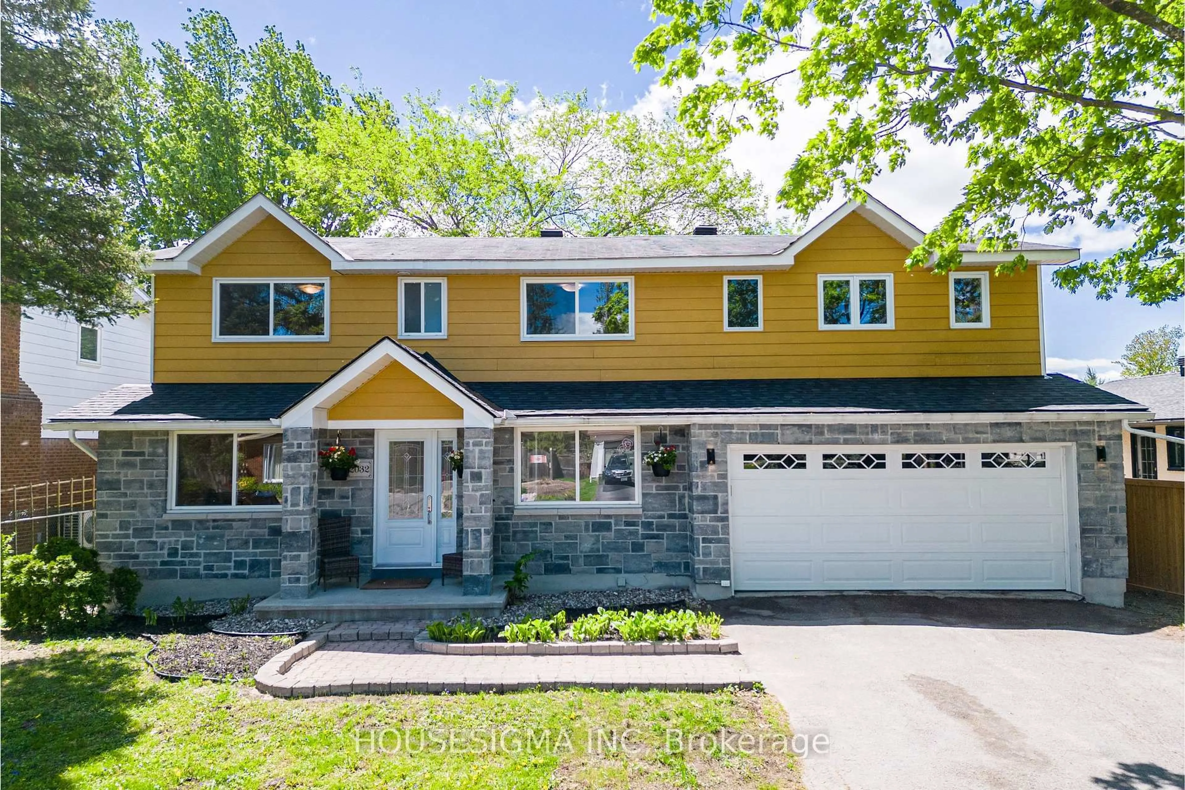 Home with brick exterior material, street for 2032 Kings Grove Cres, Ottawa Ontario K1J 6G1