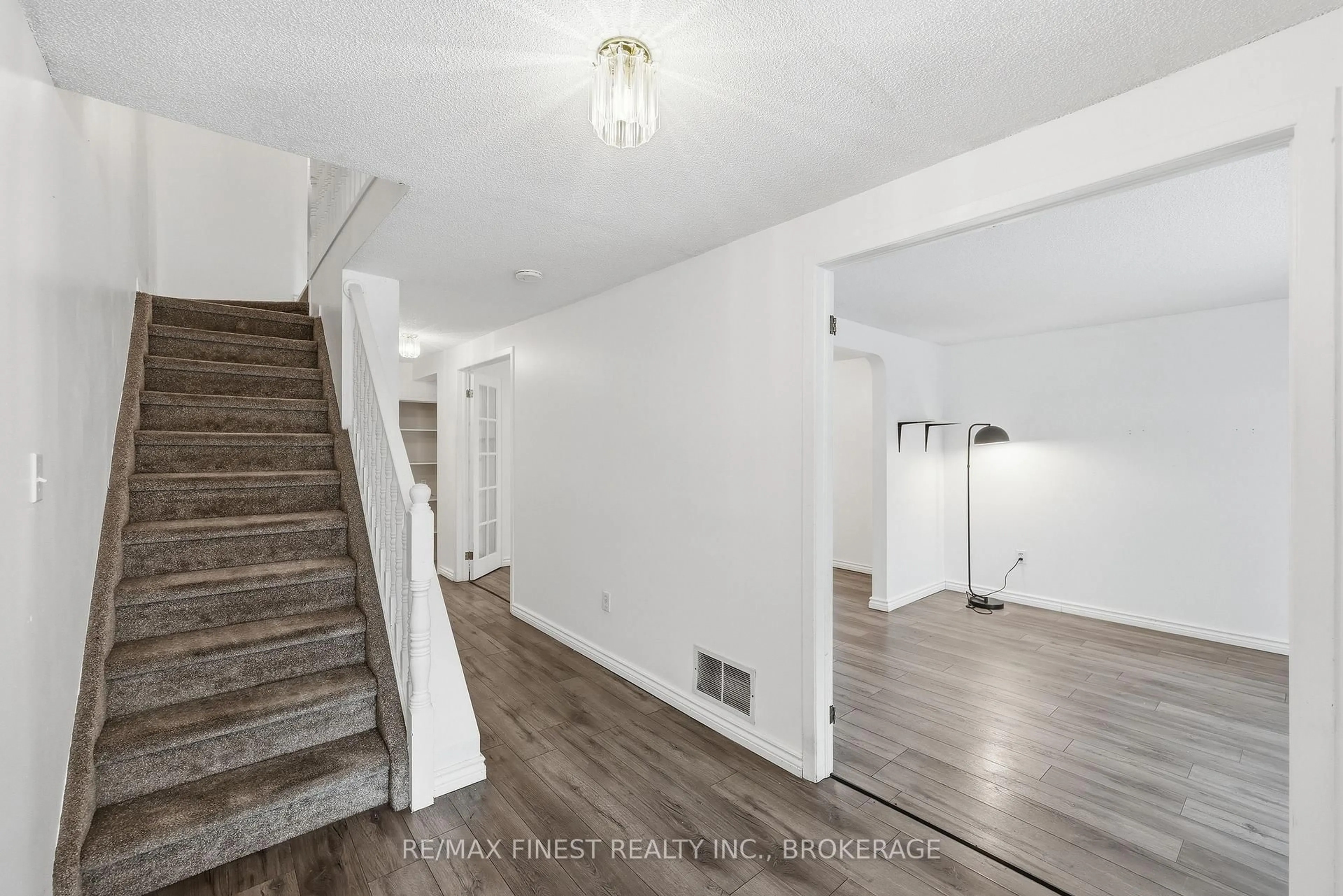 Unknown for 182 Montreal St, Kingston Ontario K7K 3G4