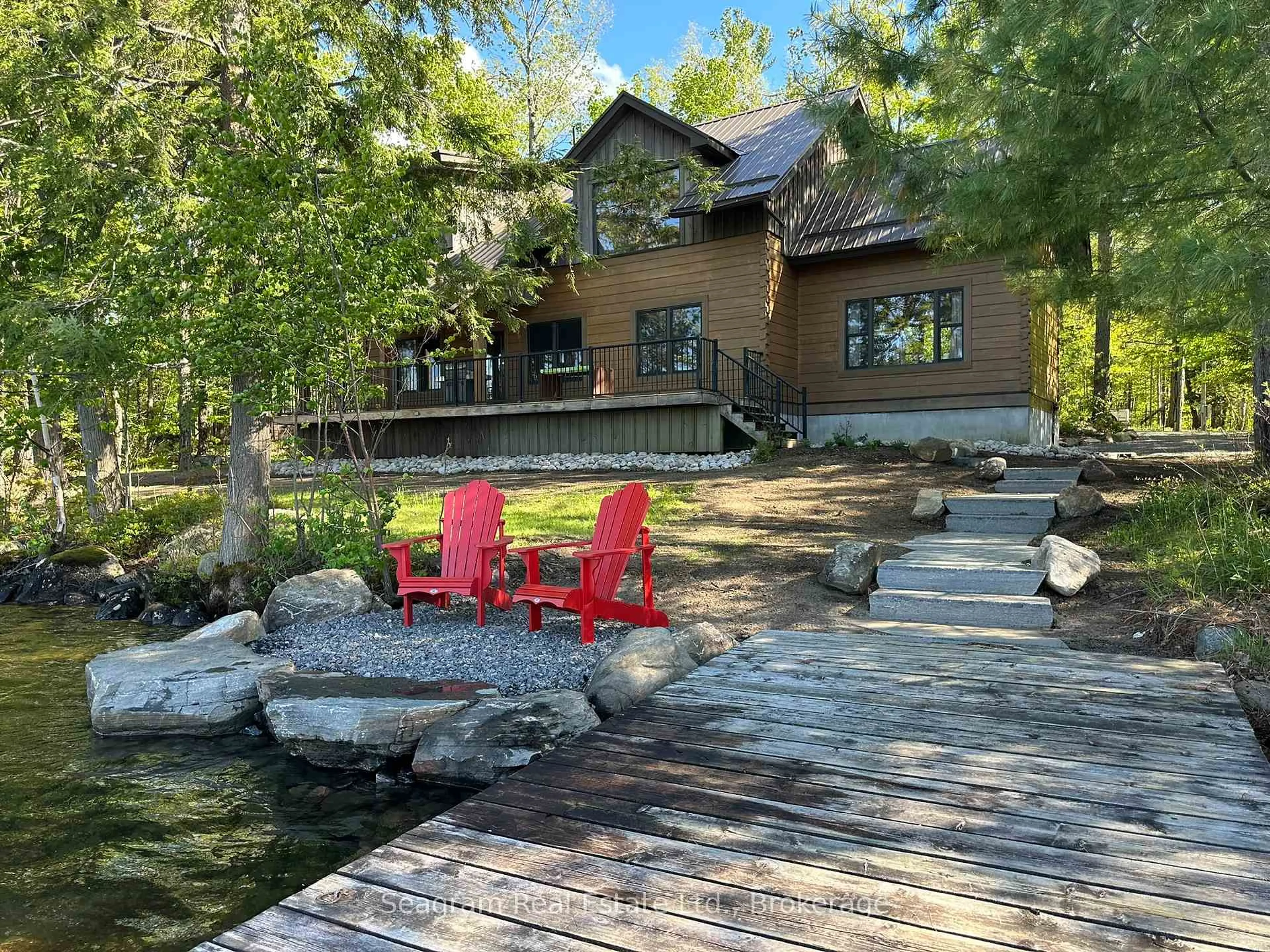 Patio, water/lake/river/ocean view for 1800 Peninsula Rd #5, Muskoka Lakes Ontario P0B 1J0