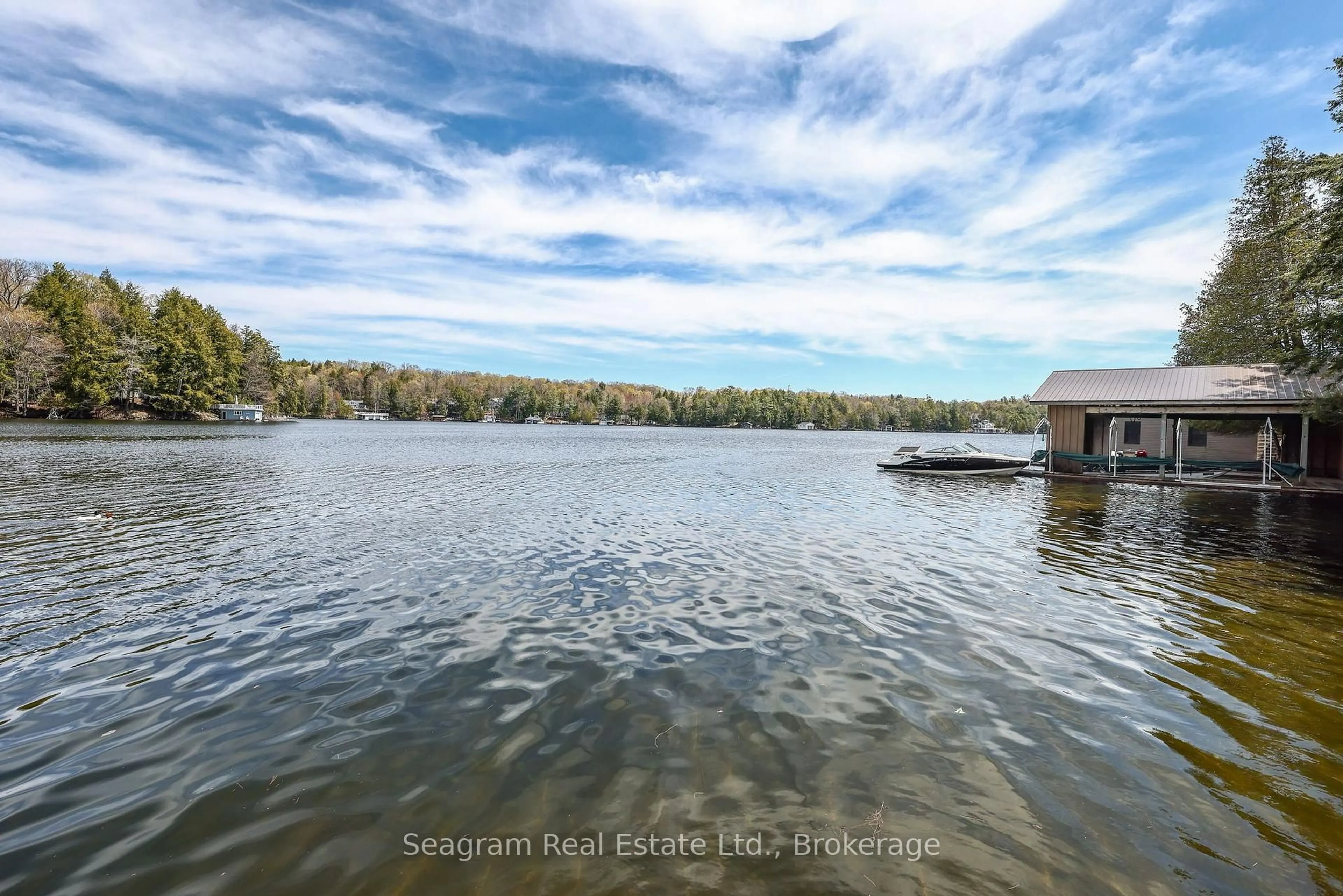Blurry image for 1800 Peninsula Rd #5, Muskoka Lakes Ontario P0B 1J0